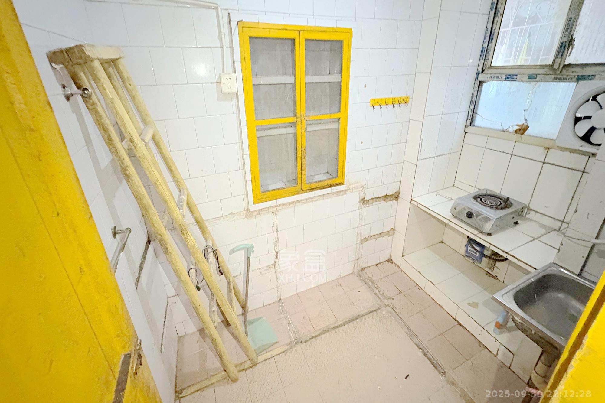 吉景小区  2室1厅1卫    39.8万厨房