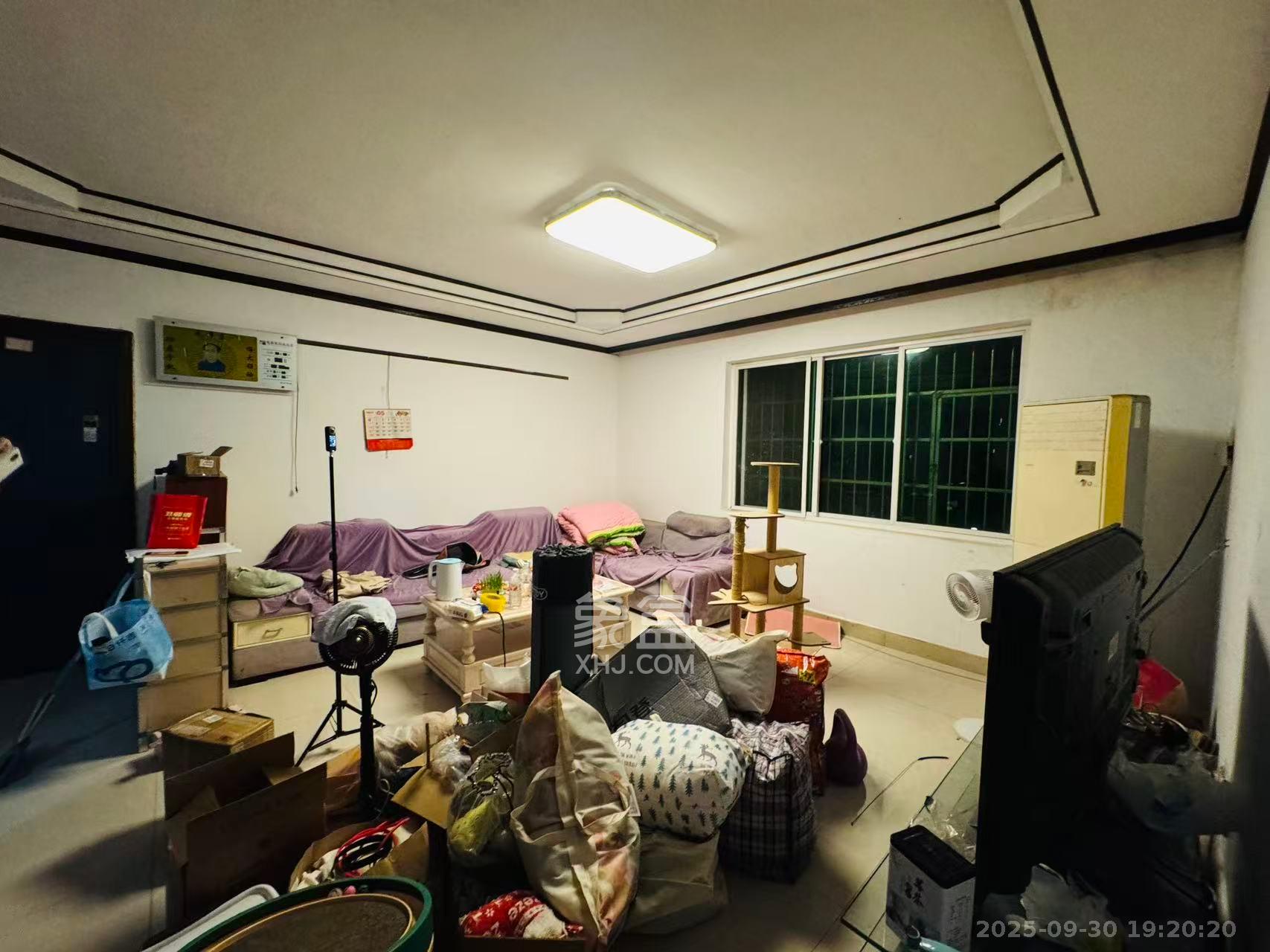 万事佳景园 3室2厅2卫 1700.0元/月 万事佳景园 3室2厅2卫 1700.0元/月室内图