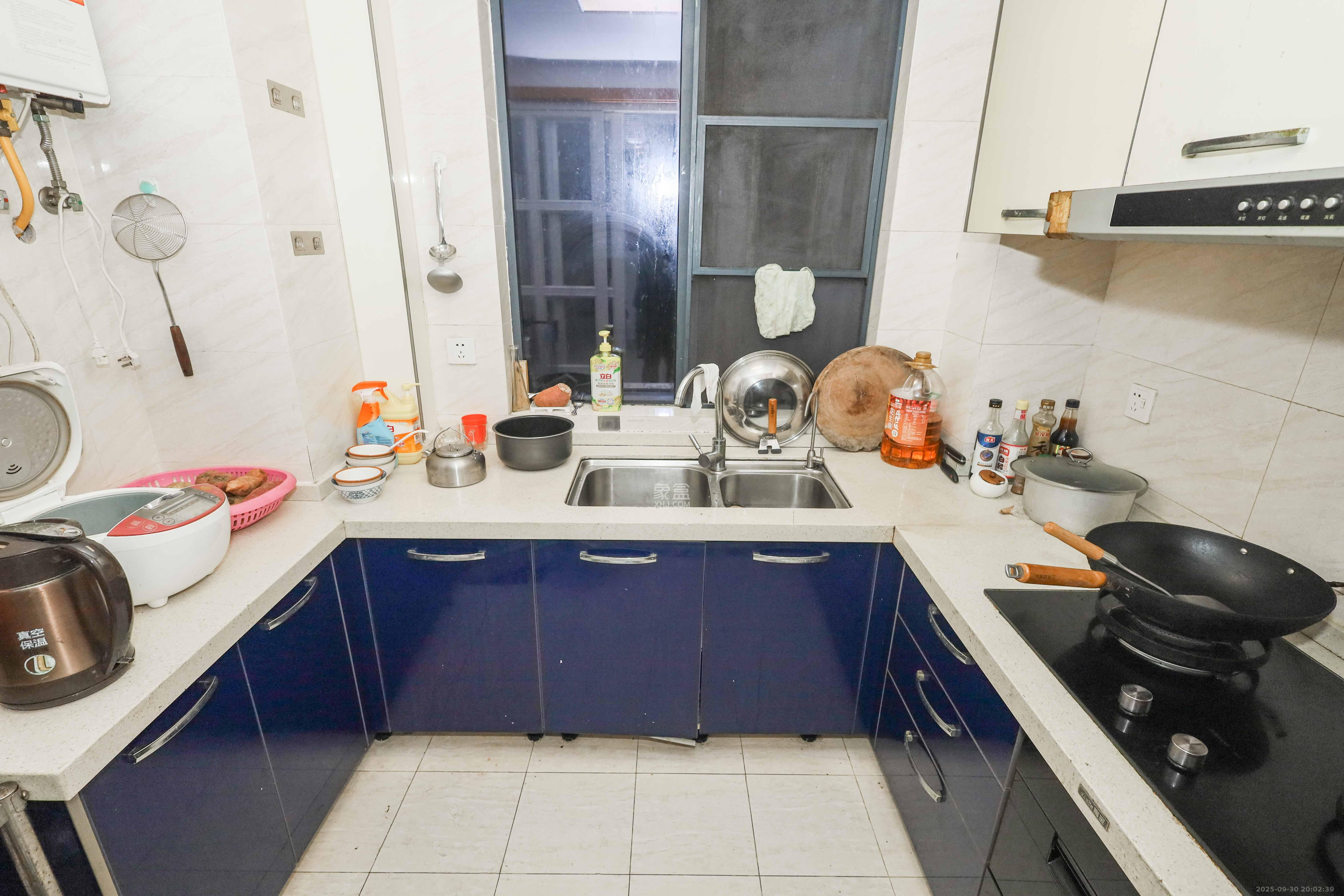 润芳园 3室2厅2卫 85.0万 润芳园 3室2厅2卫 85.0万厨房