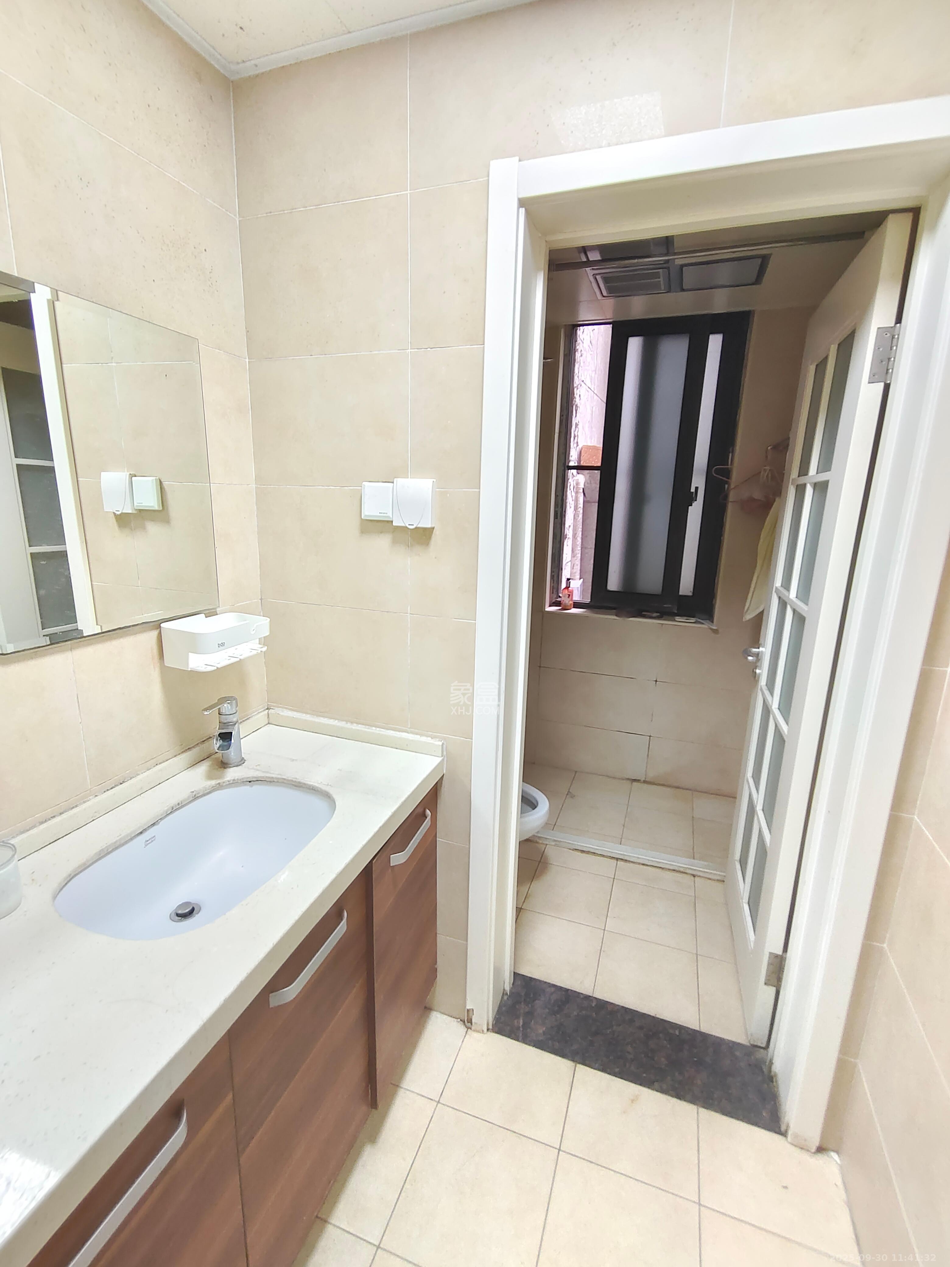 绿地公馆(绿地名邸) 3室2厅2卫 2000.0元/月 绿地公馆(绿地名邸) 3室2厅2卫 2000.0元/月室内图