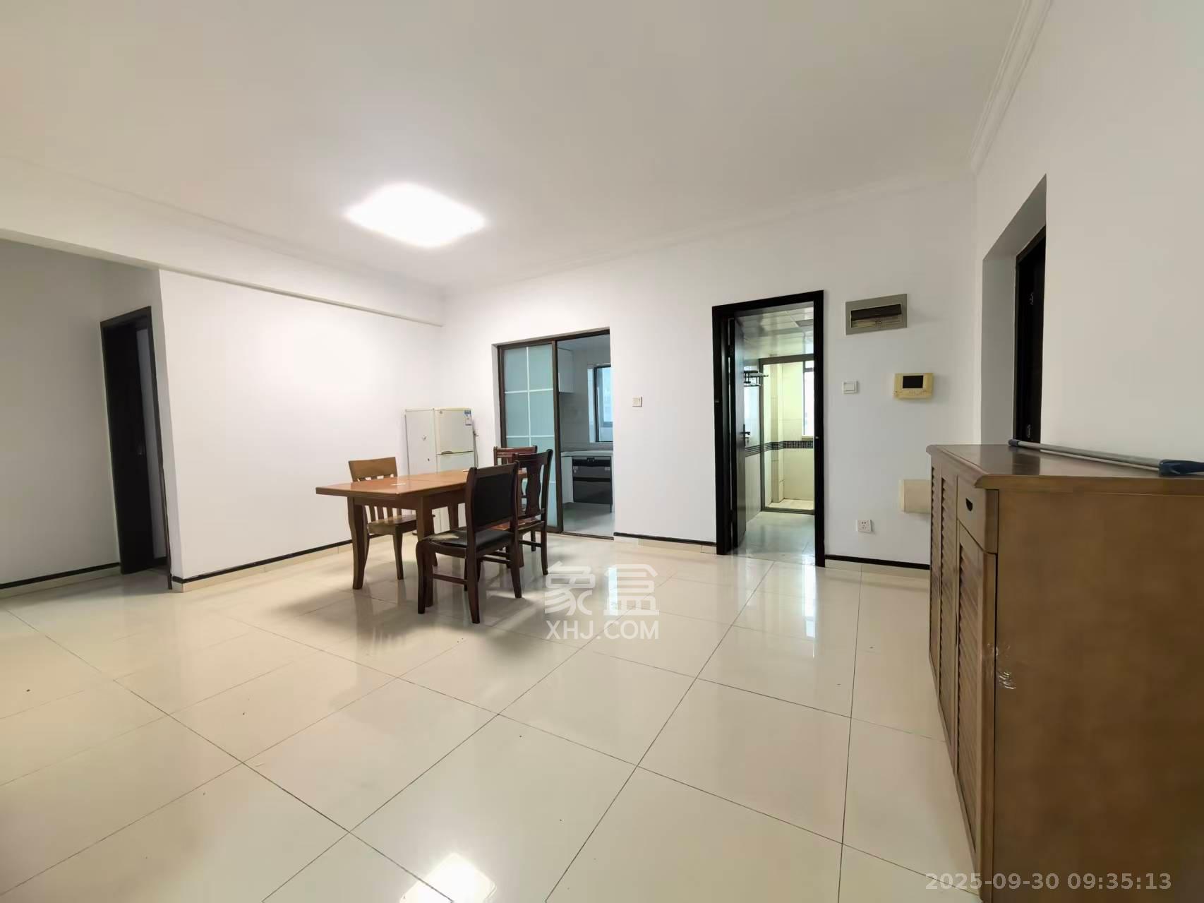 珠江花城二期扶水岸 3室2厅2卫 2100.0元/月 珠江花城二期扶水岸 3室2厅2卫 2100.0元/月室内图