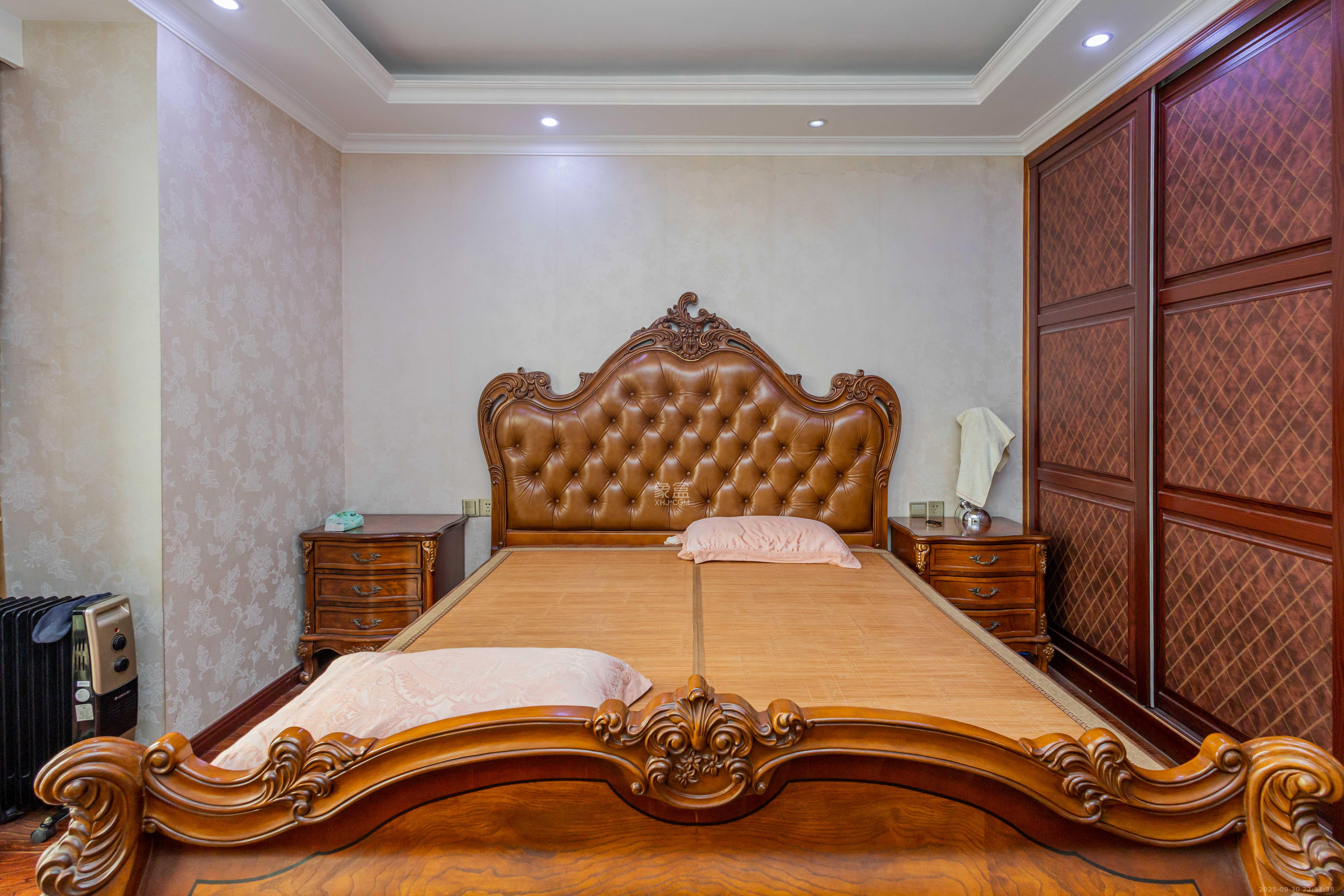 东岸梅园小区 4室2厅2卫 140.0万 东岸梅园小区 4室2厅2卫 140.0万卧室