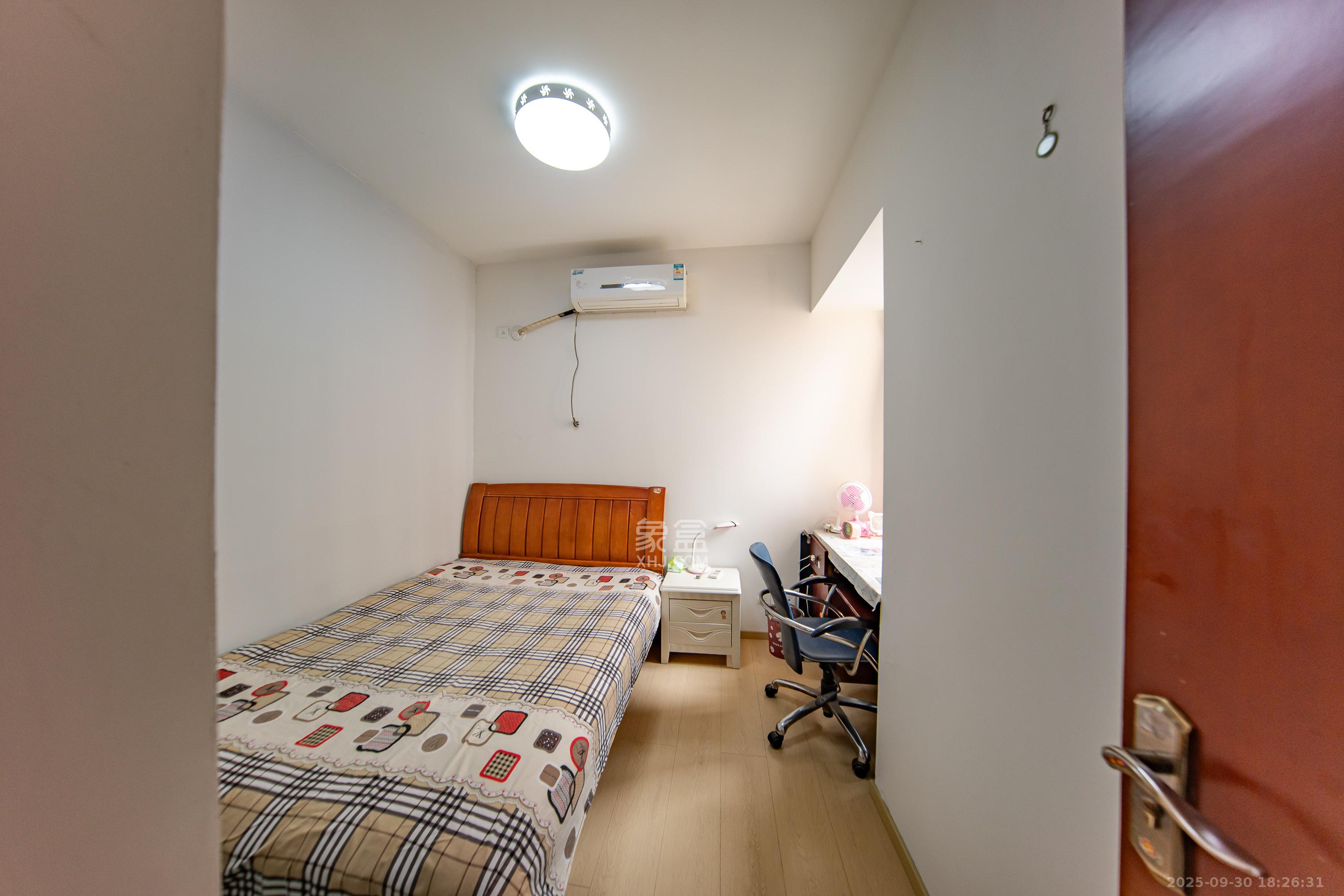 米兰春天 3室2厅1卫 57.0万 米兰春天 3室2厅1卫 57.0万卧室