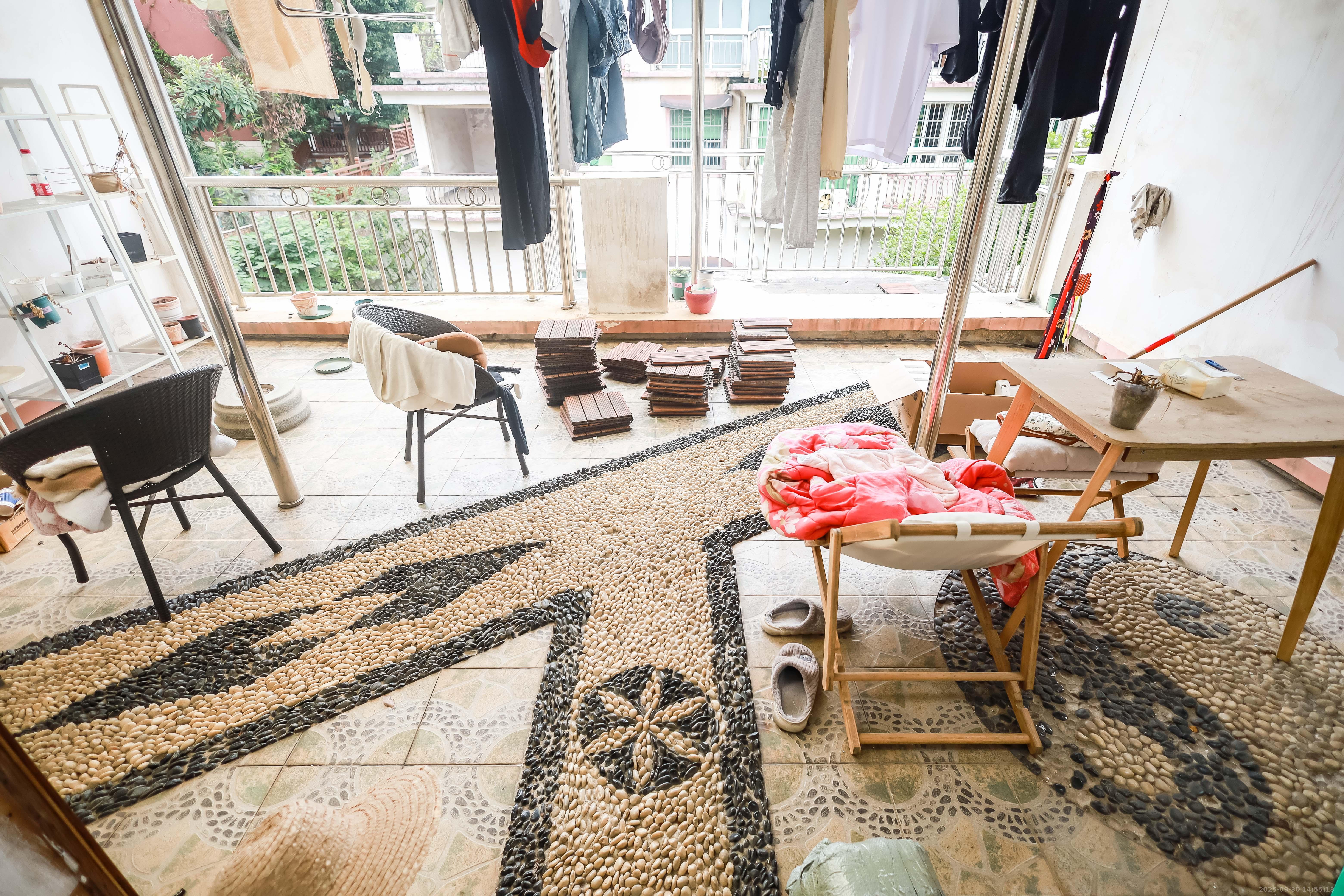 静园山庄 4室2厅3卫 179.0万 静园山庄 4室2厅3卫 179.0万阳台