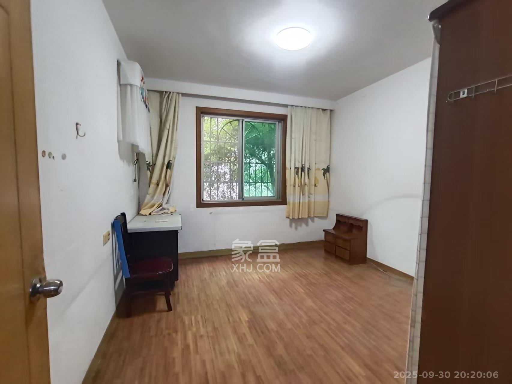 马王堆陶瓷建材新城 3室2厅1卫 1600.0元/月 马王堆陶瓷建材新城 3室2厅1卫 1600.0元/月室内图