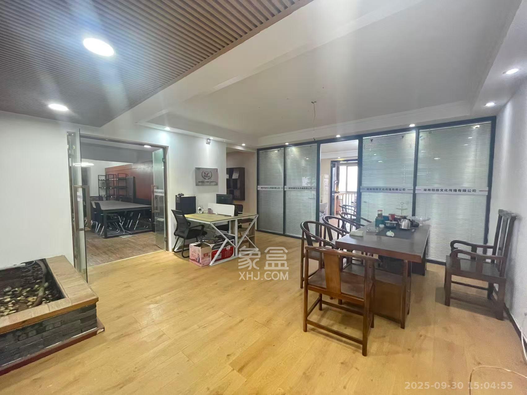 高桥现代商贸城  4室2厅1卫    4000.0元/月 高桥现代商贸城  4室2厅1卫    4000.0元/月室内图