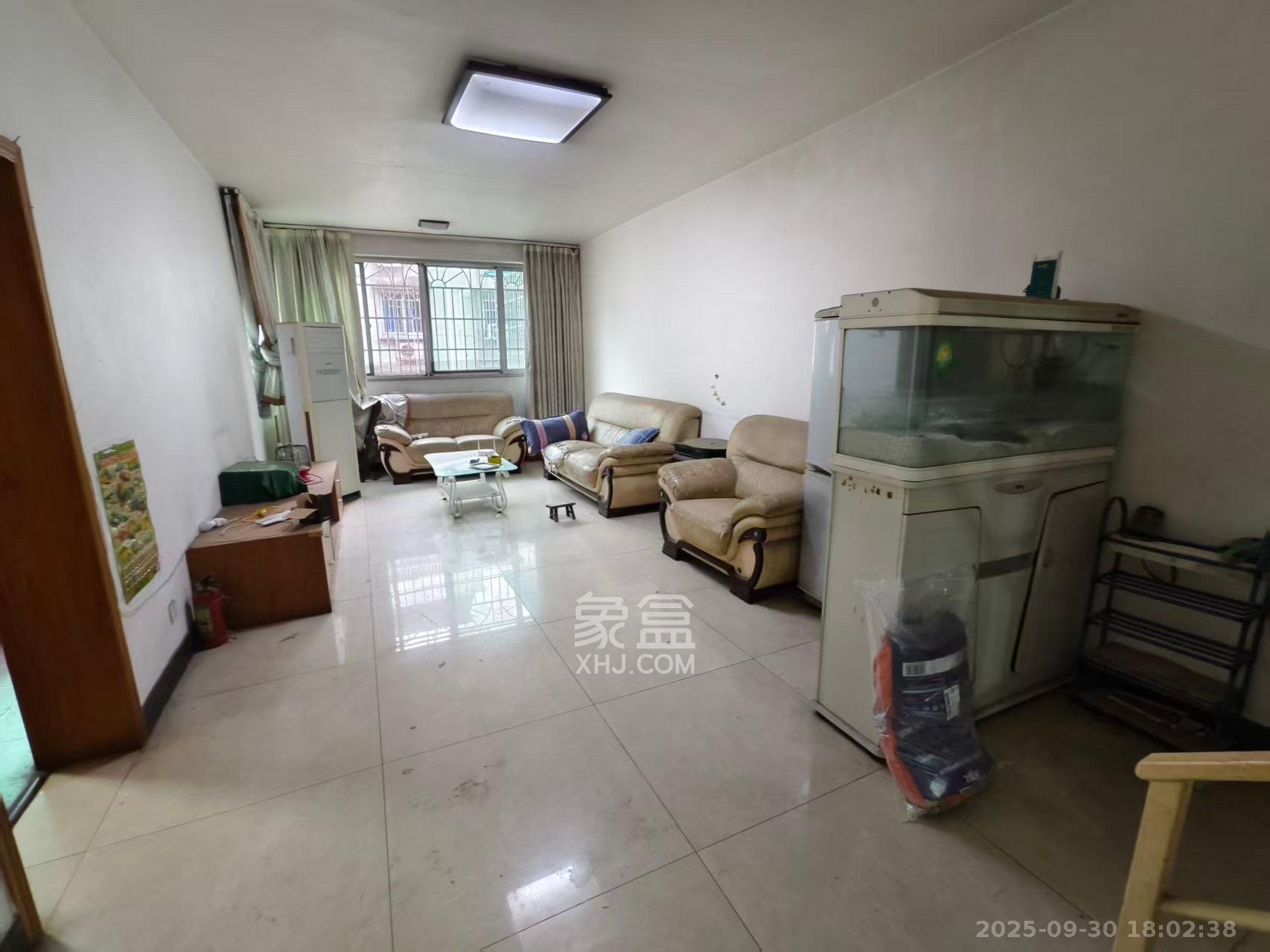 南建公寓 1室1厅1卫 500.0元/月 南建公寓 1室1厅1卫 500.0元/月室内图