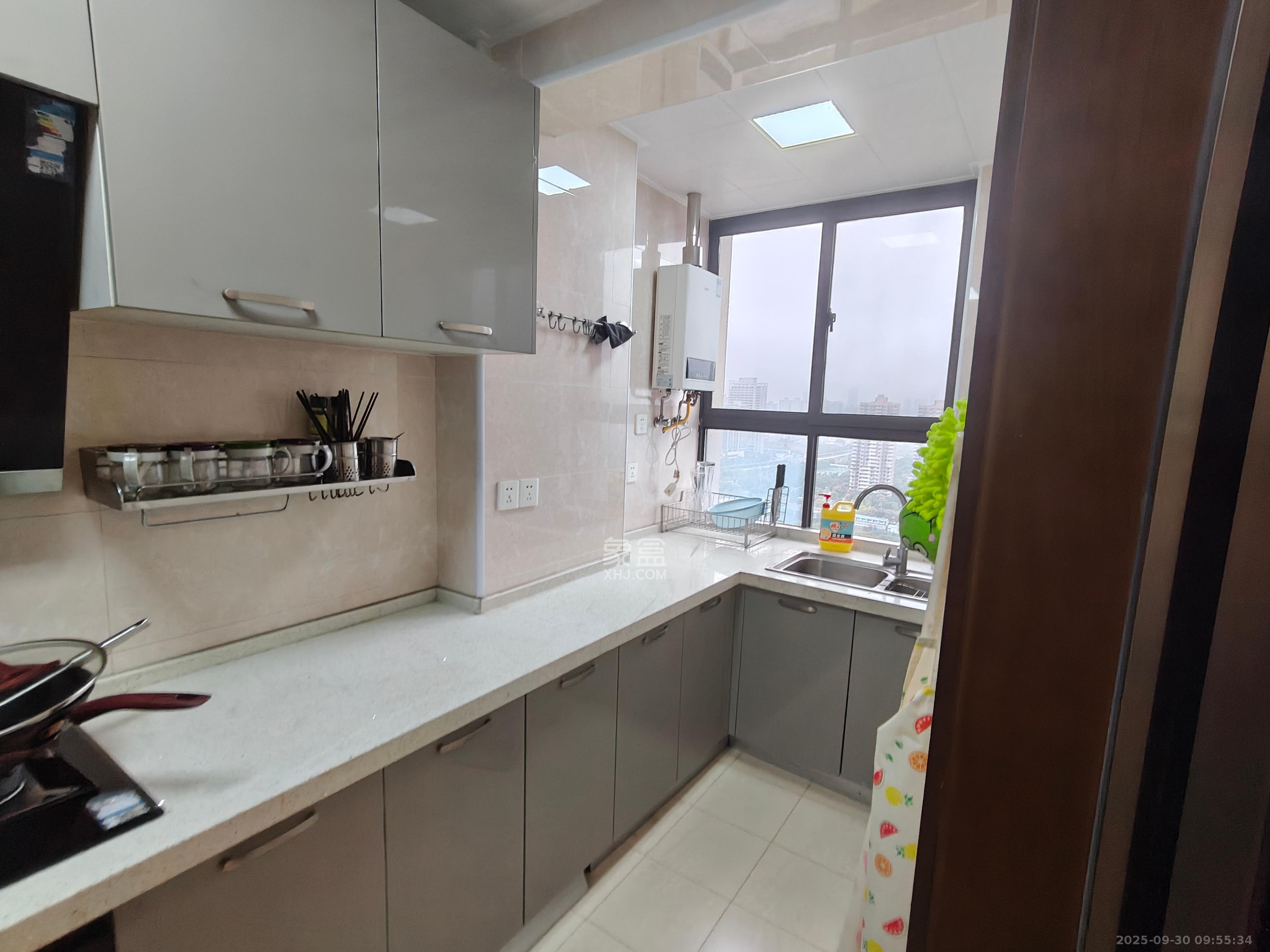 绿地之窗 3室2厅2卫 3400.0元/月 绿地之窗 3室2厅2卫 3400.0元/月室内图