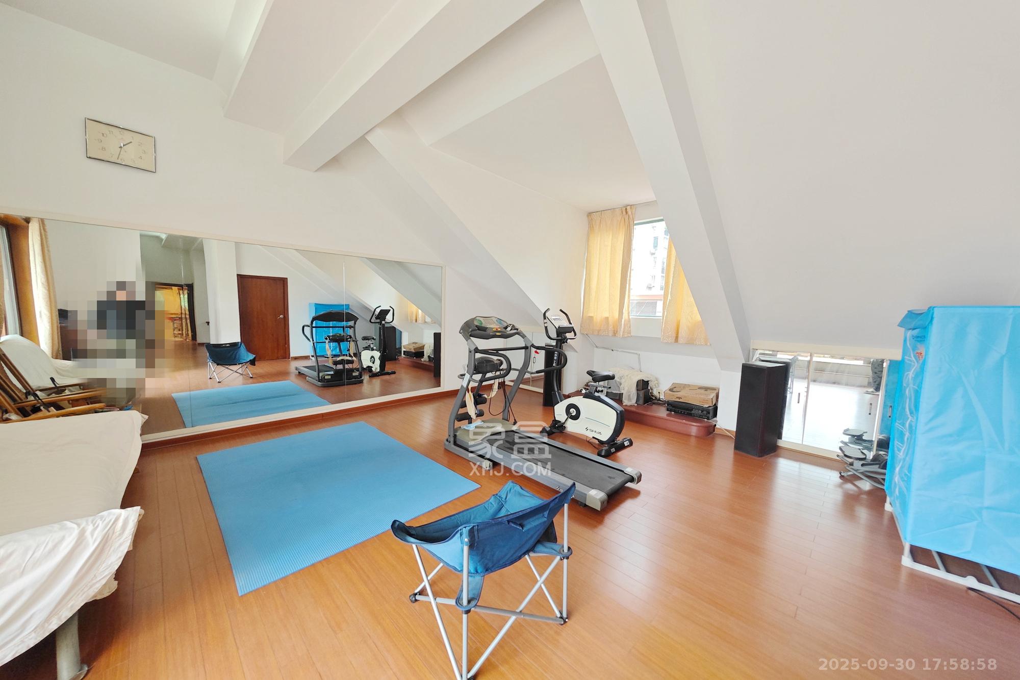 美林景园  6室3厅3卫    186.0万其他