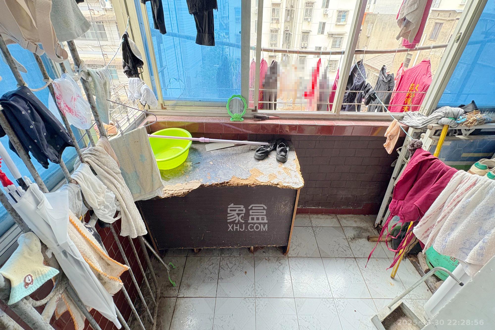 医药公司宿舍北栋  3室1厅1卫    51.0万阳台