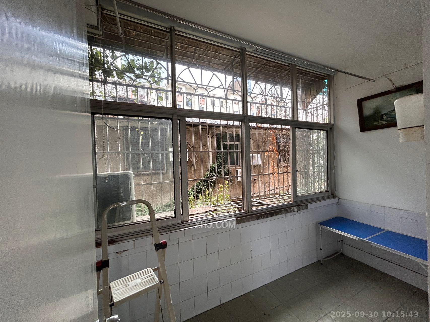 省文联宿舍 4室1厅1卫 2500.0元/月 省文联宿舍 4室1厅1卫 2500.0元/月室内图