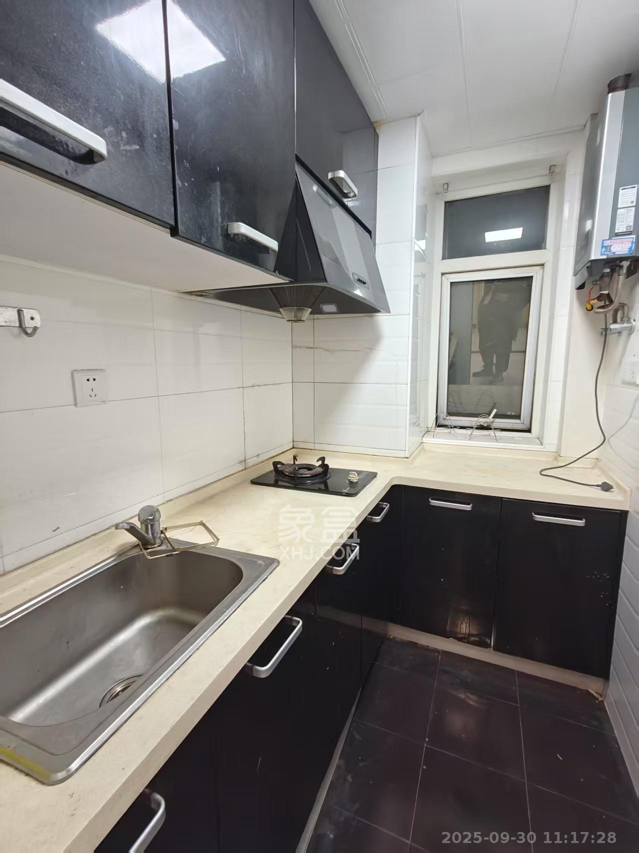 汇富中心  1室1厅1卫    2100.0元/月室内图