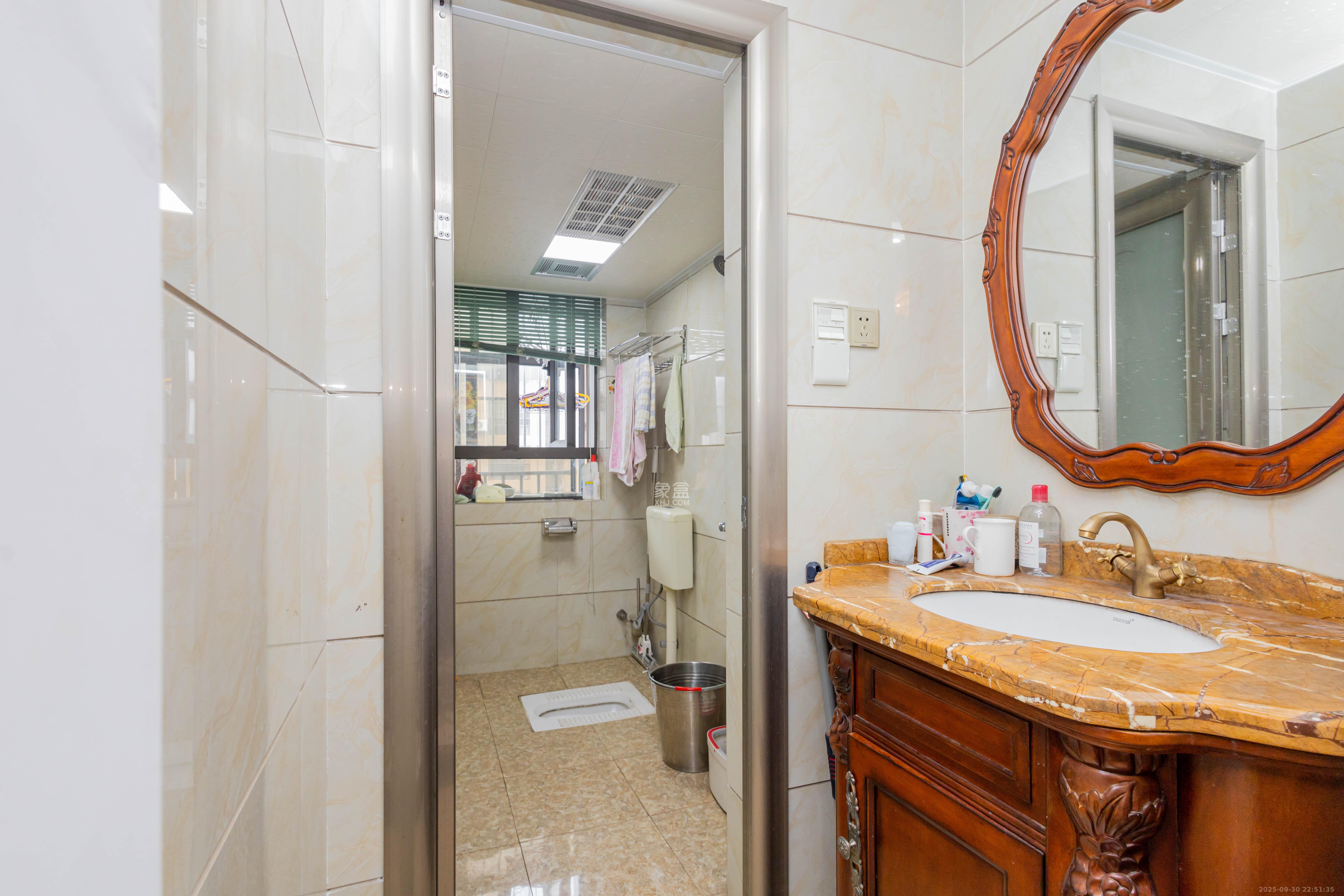 东岸梅园小区 4室2厅2卫 140.0万 东岸梅园小区 4室2厅2卫 140.0万卫生间