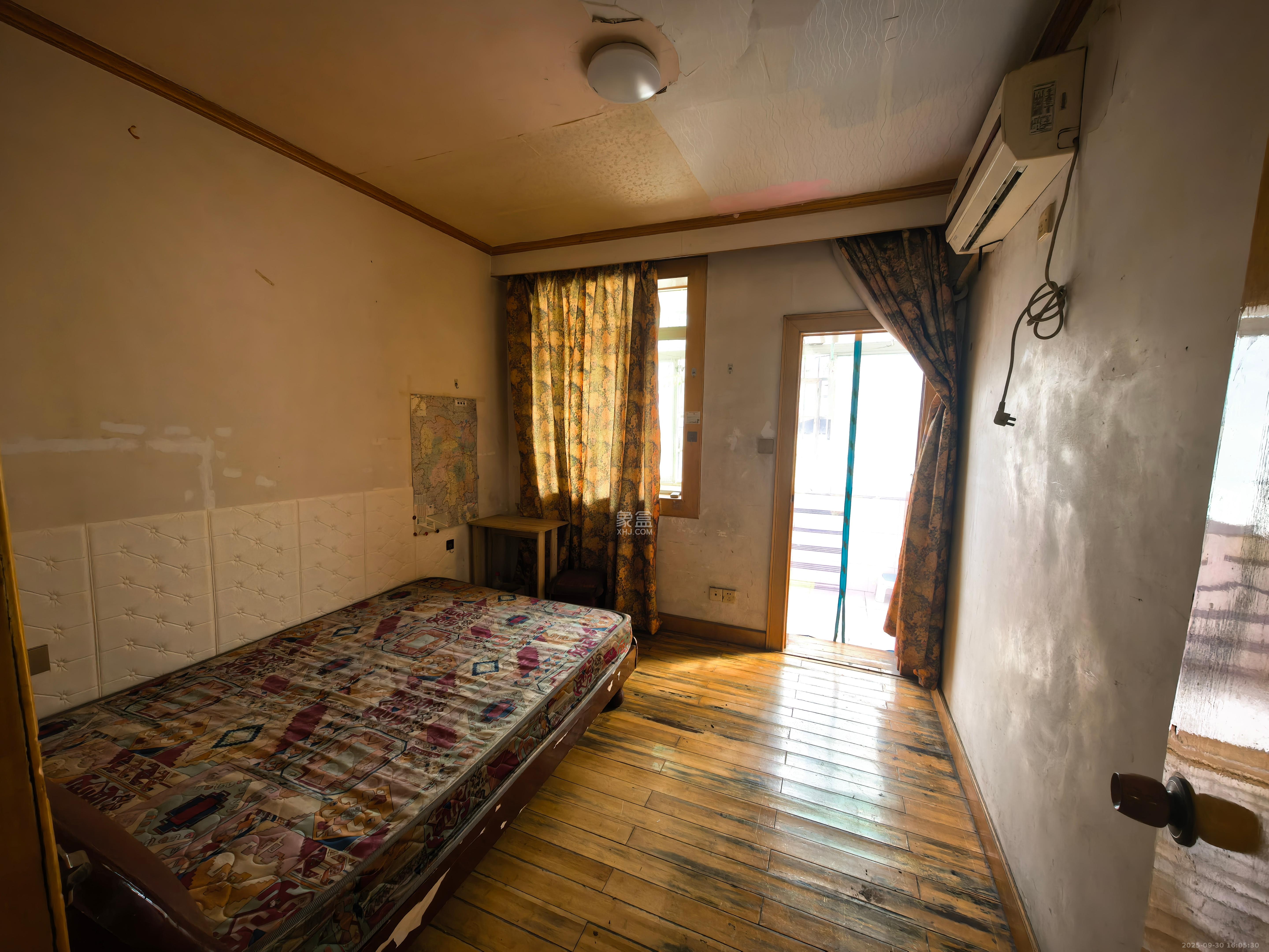 文艺新村  2室1厅1卫    1600.0元/月室内图