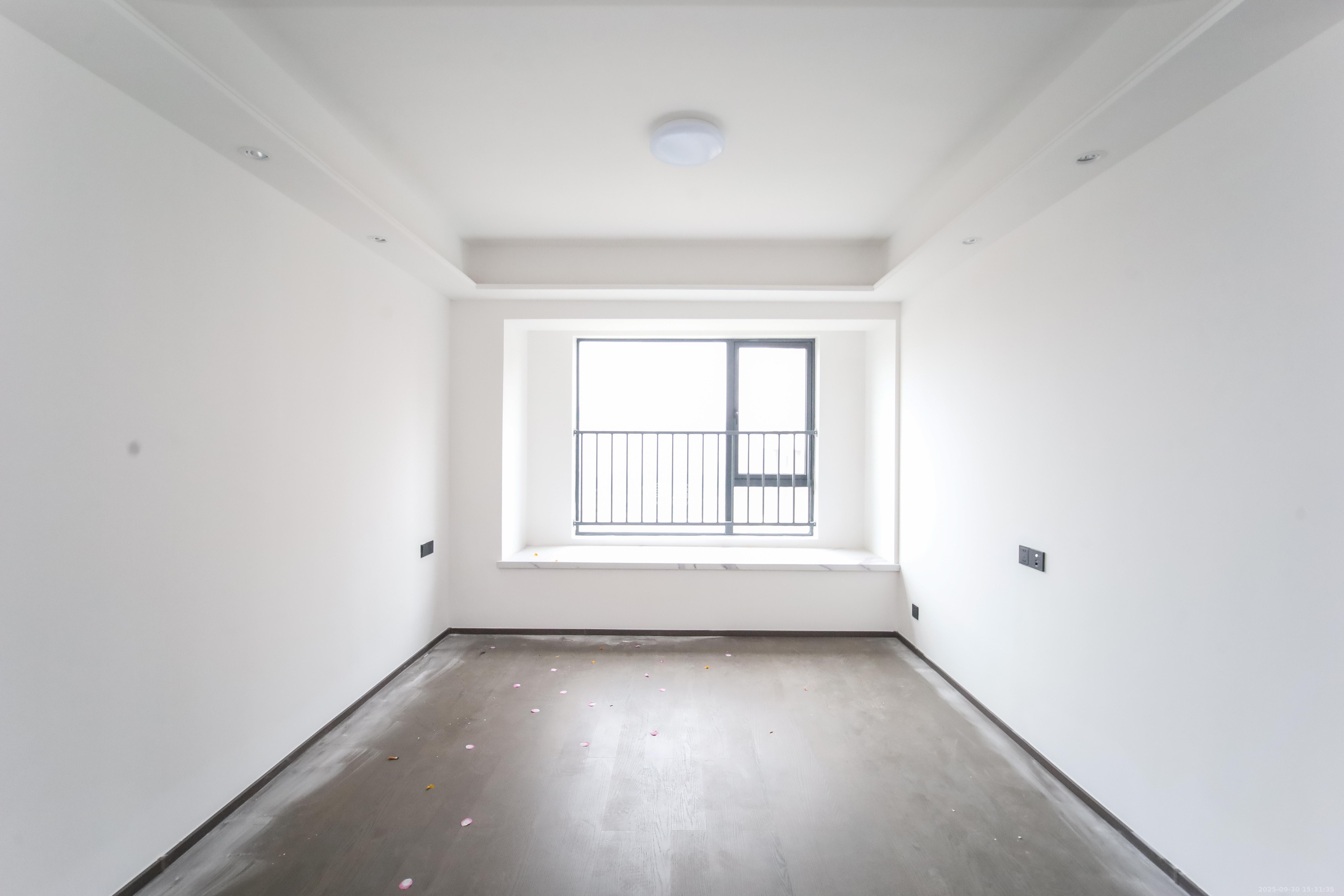 德奥上河城章  4室2厅2卫    228.0万卧室