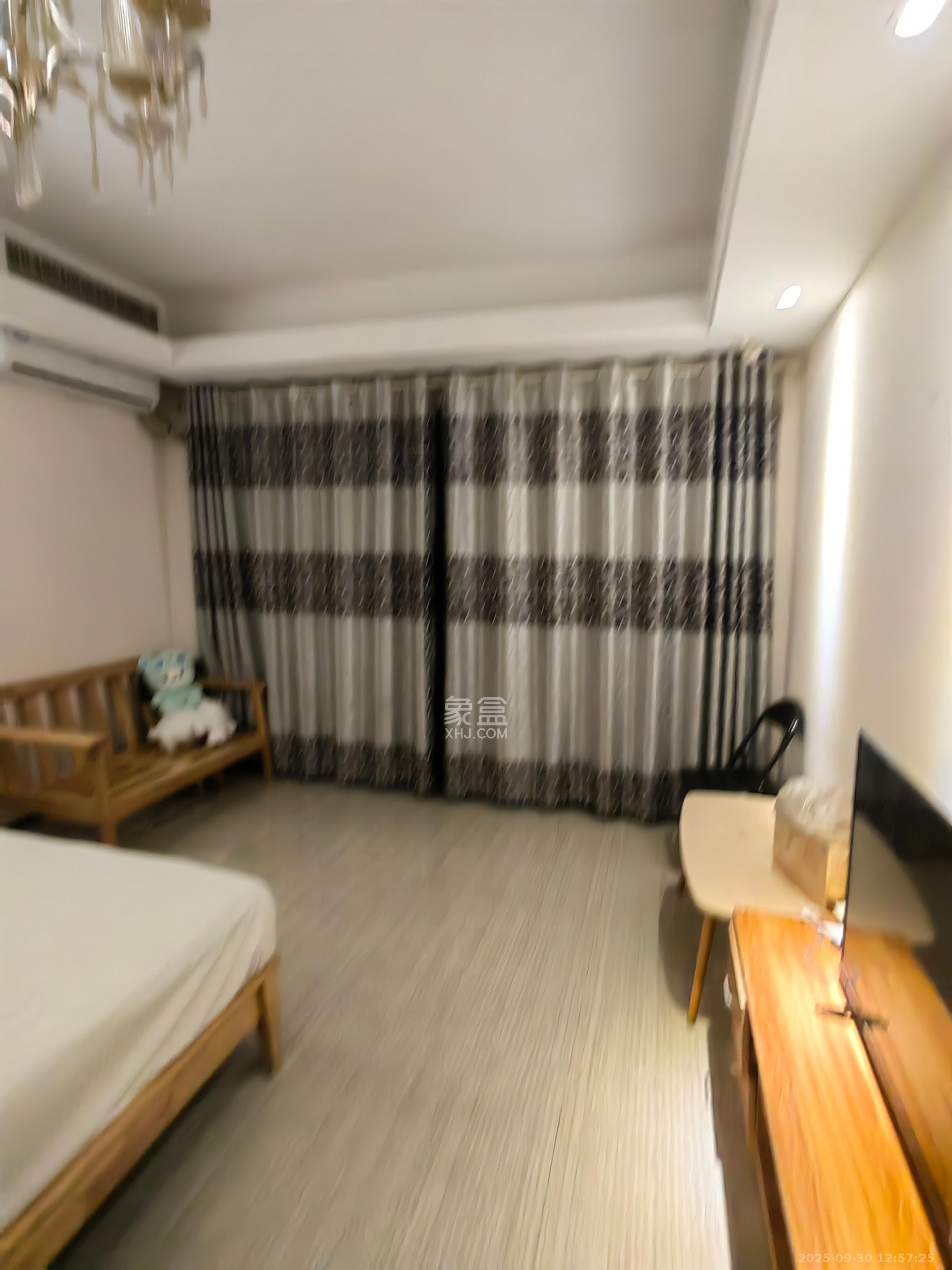 恒大翡翠华庭  1室1厅1卫    1500.0元/月室内图