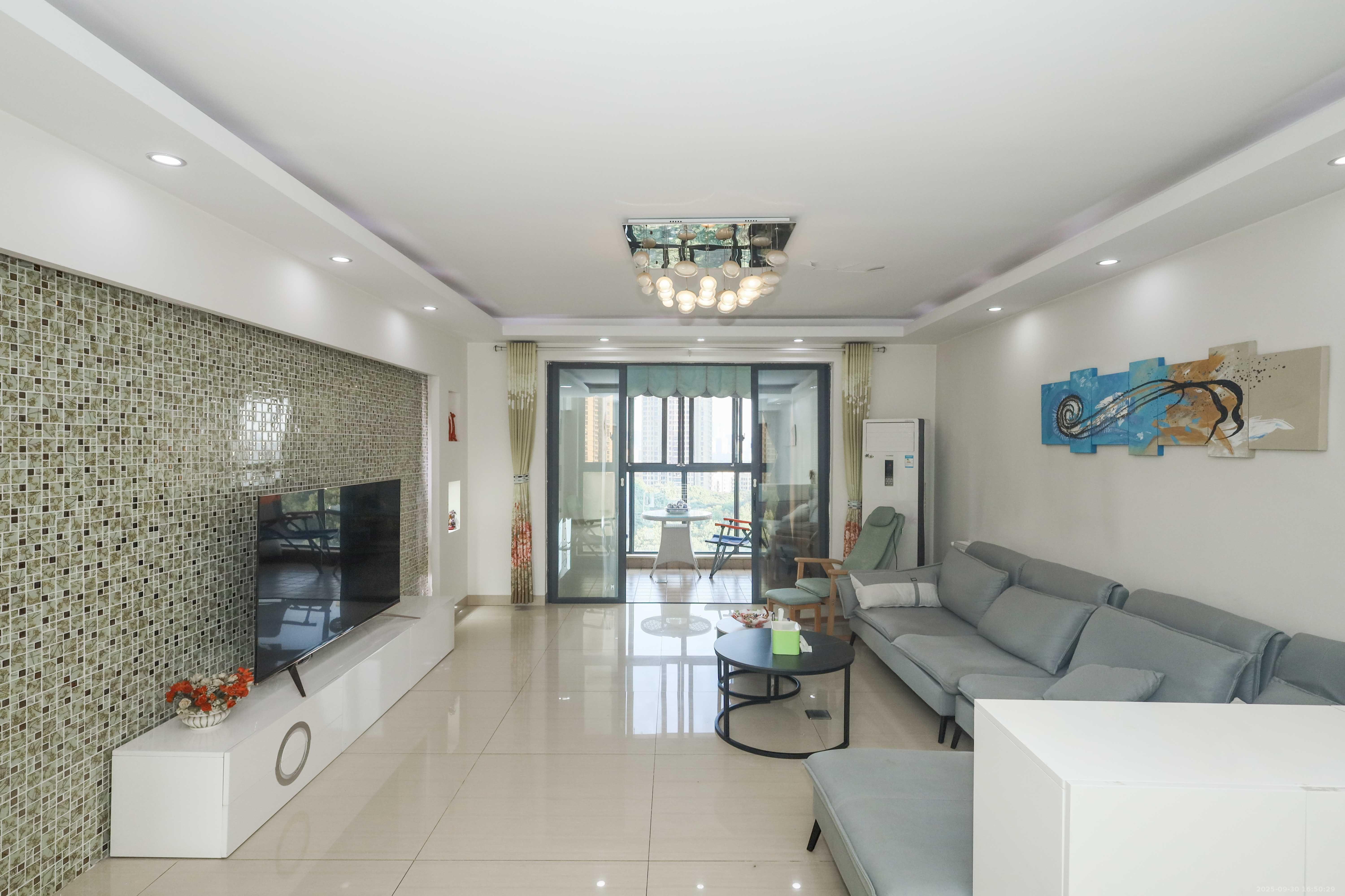 保利麓谷林语C区 4室2厅2卫 3800.0元/月 保利麓谷林语C区 4室2厅2卫 3800.0元/月室内图