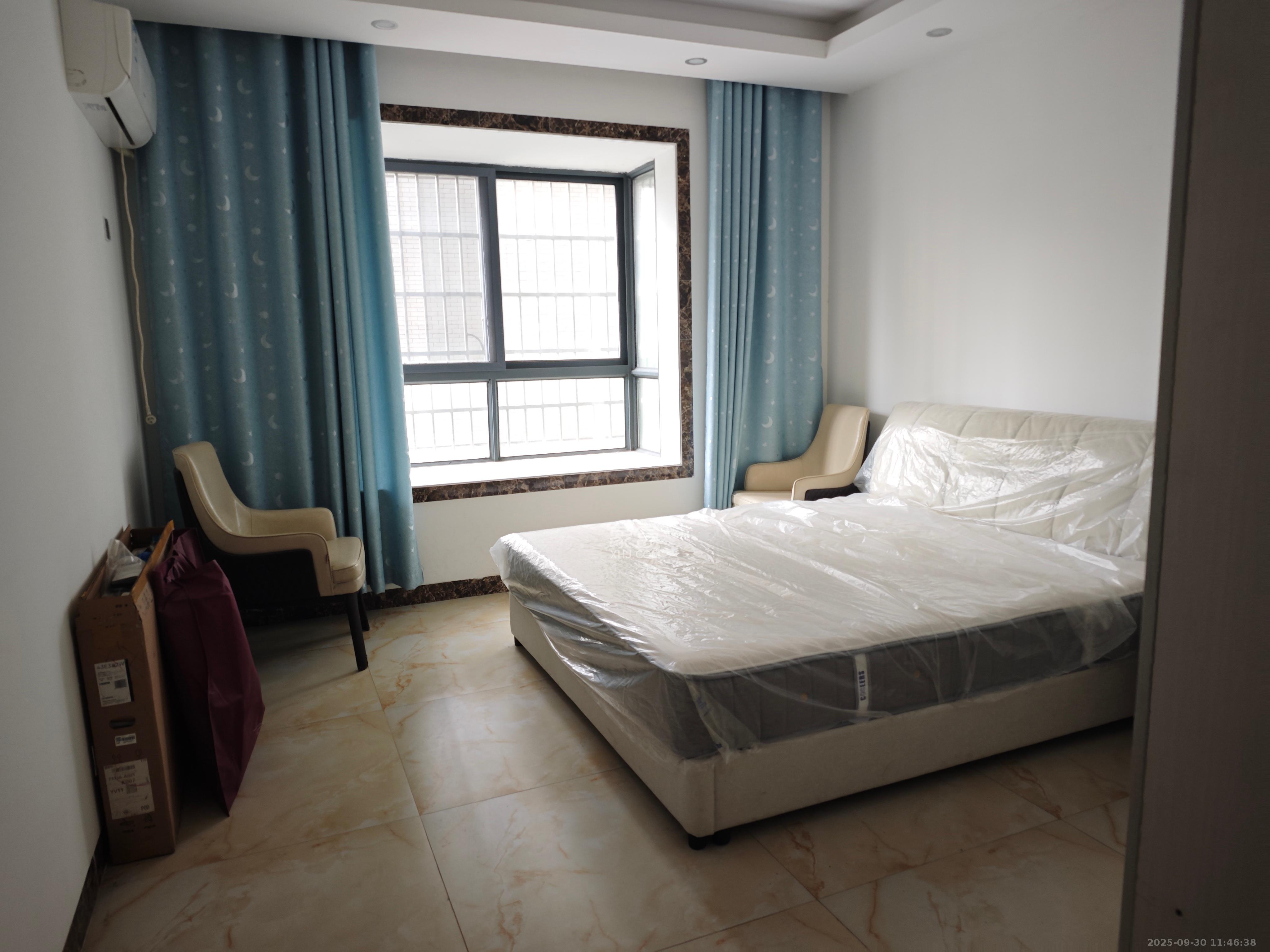 世纪桃花苑  4室2厅2卫    3200.0元/月室内图