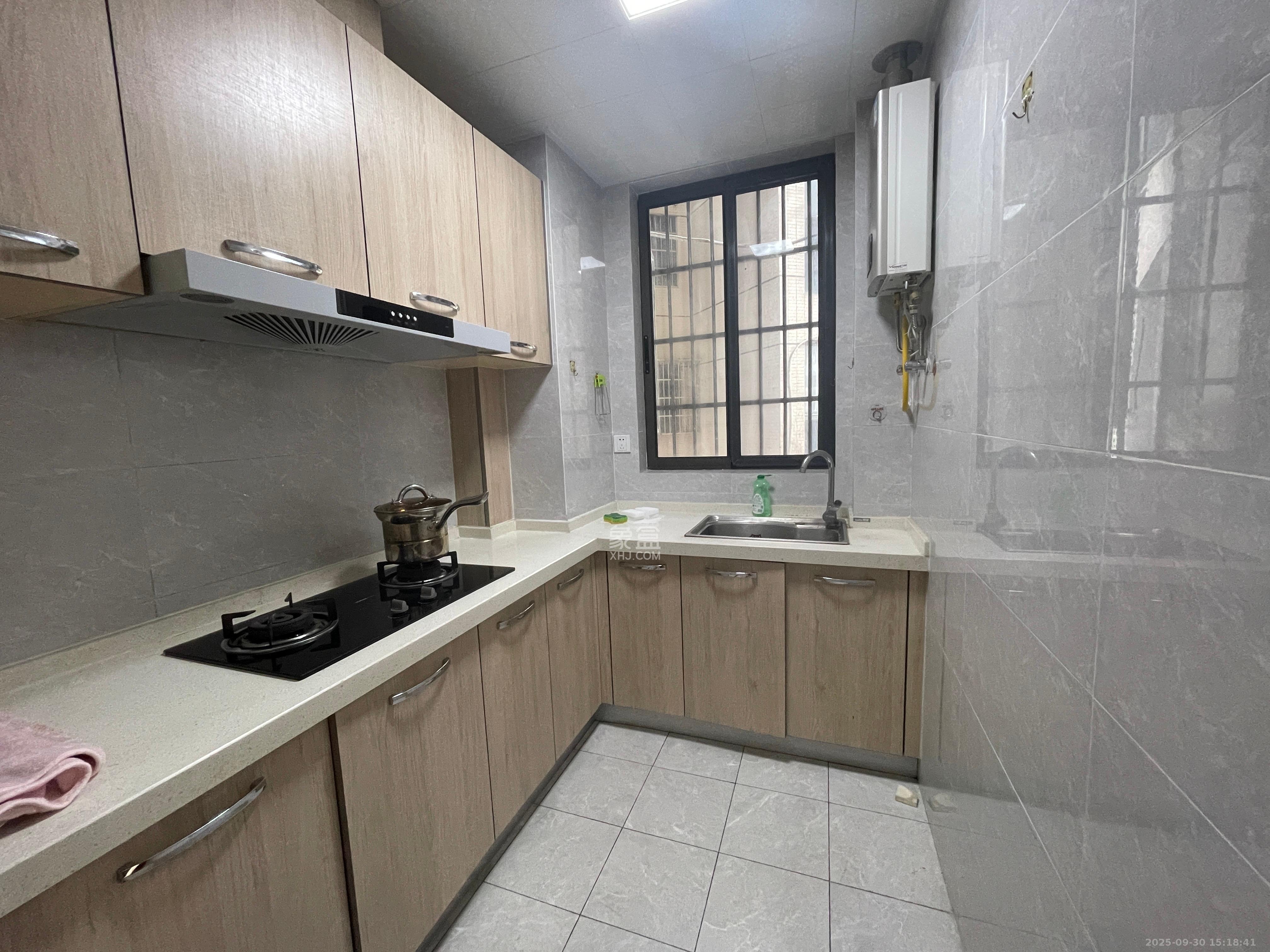 通用时代国际社区 1室2厅1卫 2500.0元/月 通用时代国际社区 1室2厅1卫 2500.0元/月室内图