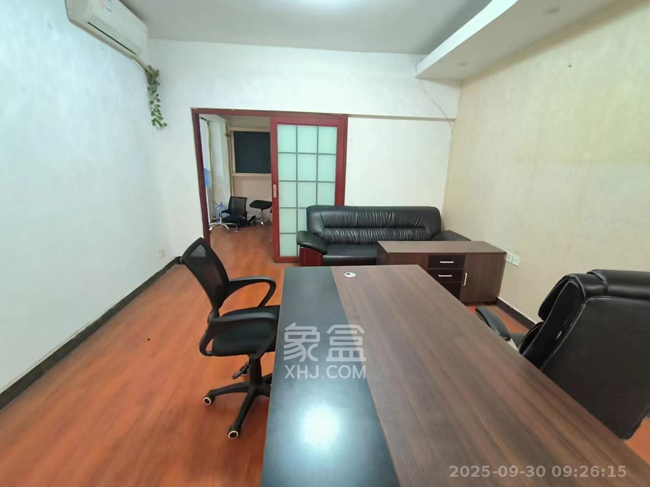 巧克力空间(建鸿达现代大厦) 2室2厅1卫 1800.0元/月 巧克力空间(建鸿达现代大厦) 2室2厅1卫 1800.0元/月室内图