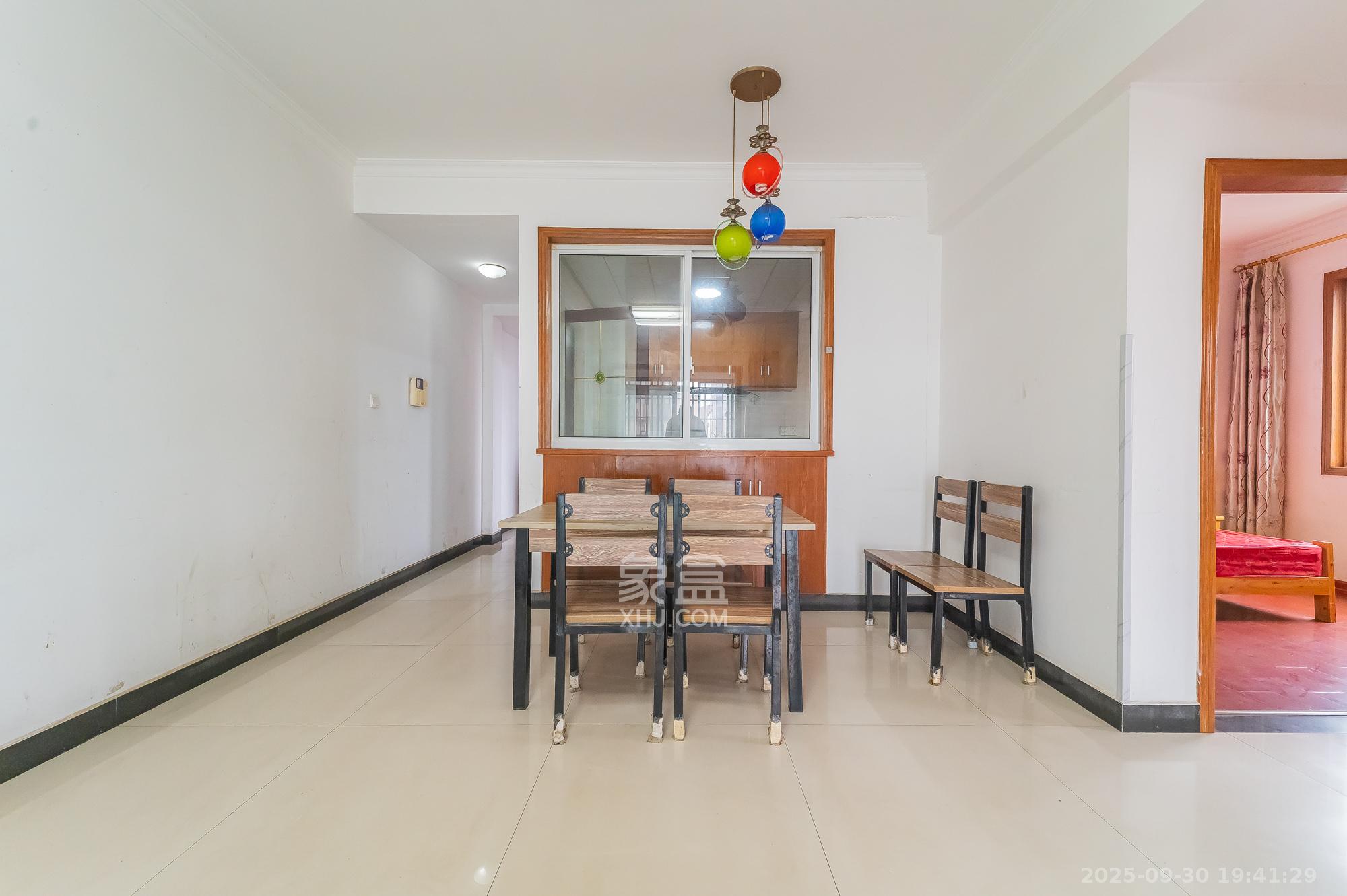 筑梦佳园  3室2厅1卫    55.0万客厅