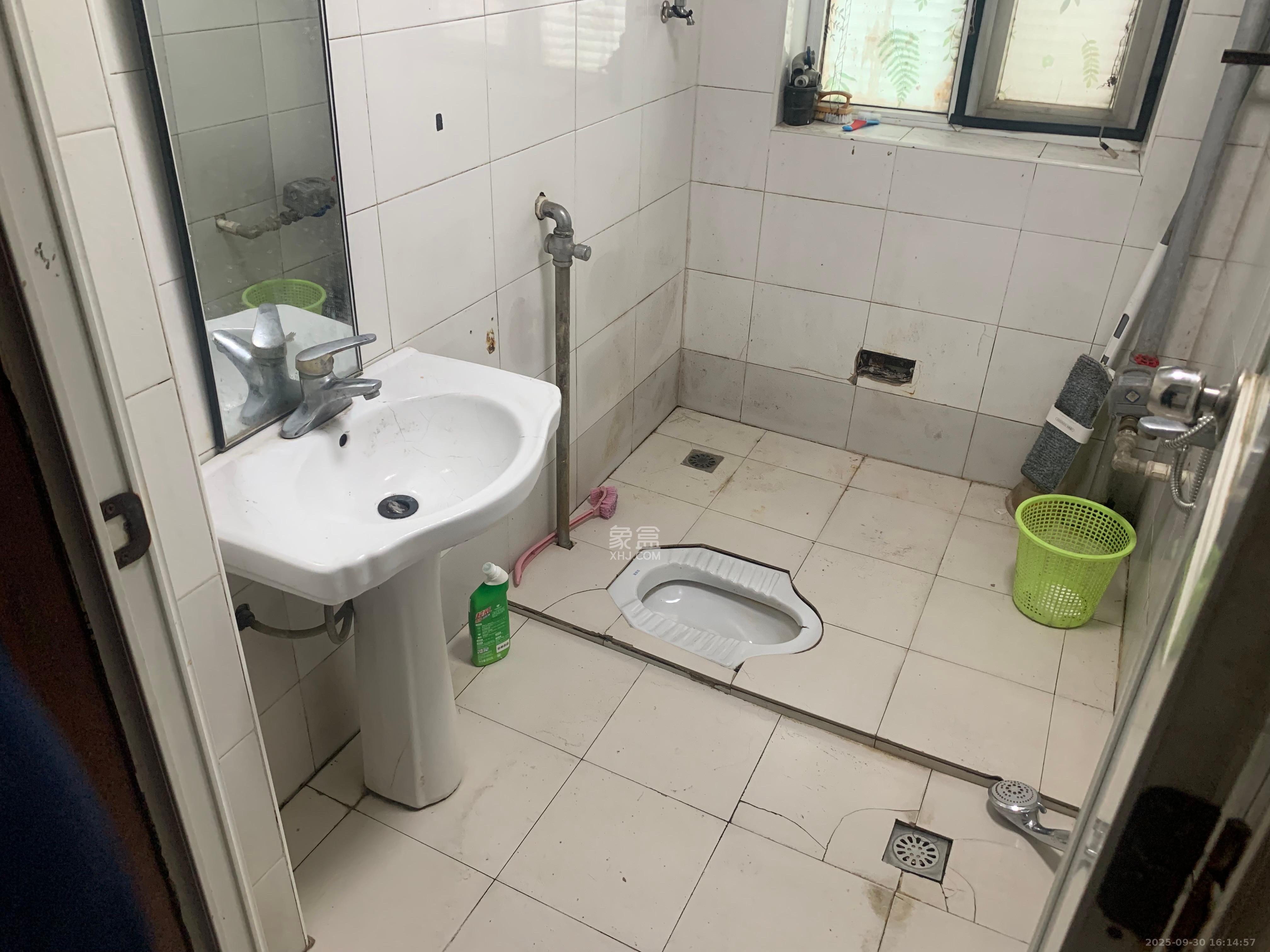 未来城科学家园 1室1厅1卫 1600.0元/月 未来城科学家园 1室1厅1卫 1600.0元/月室内图