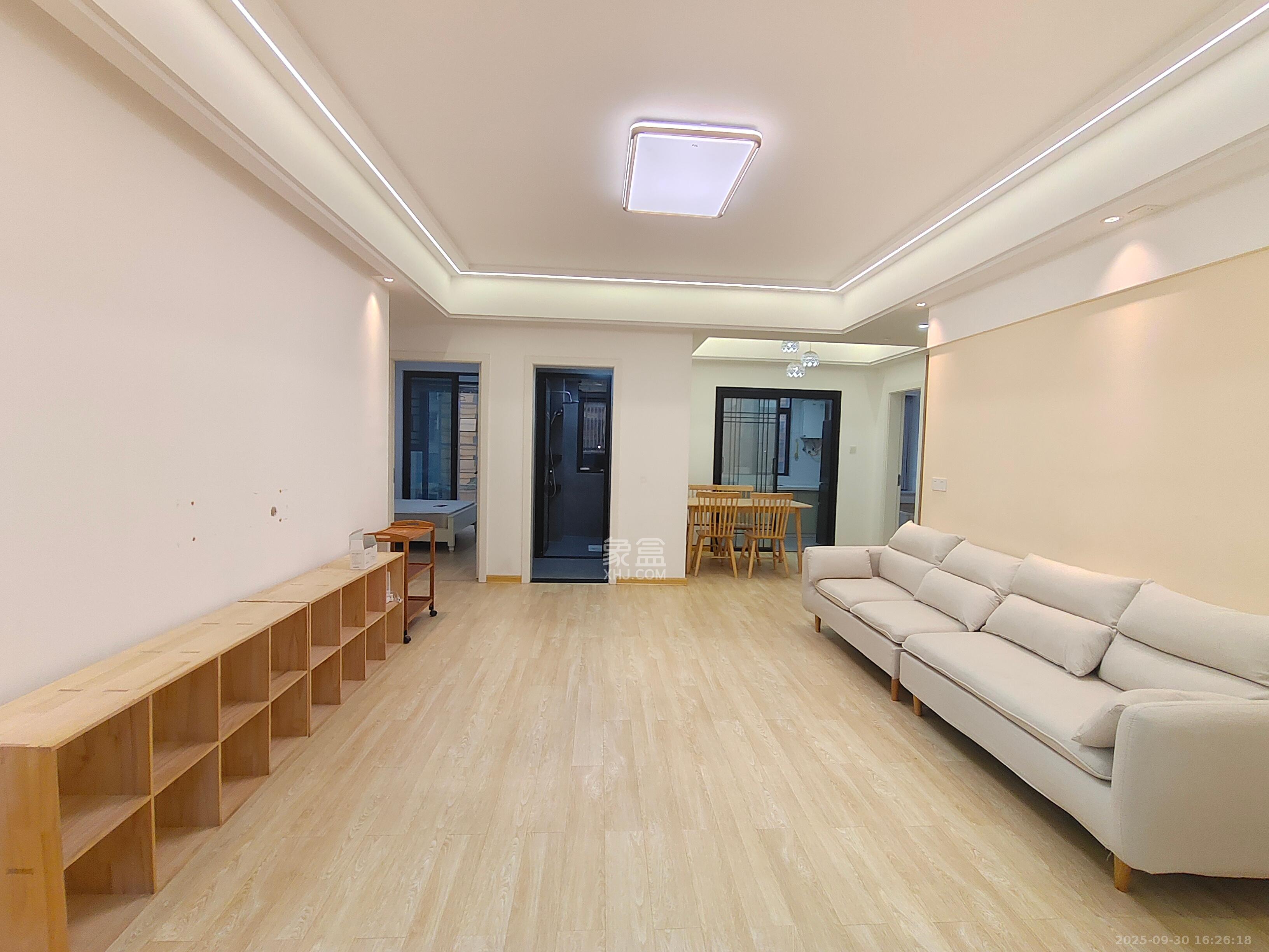 福天星中心(福天星雅苑) 3室2厅2卫 2600.0元/月 福天星中心(福天星雅苑) 3室2厅2卫 2600.0元/月室内图