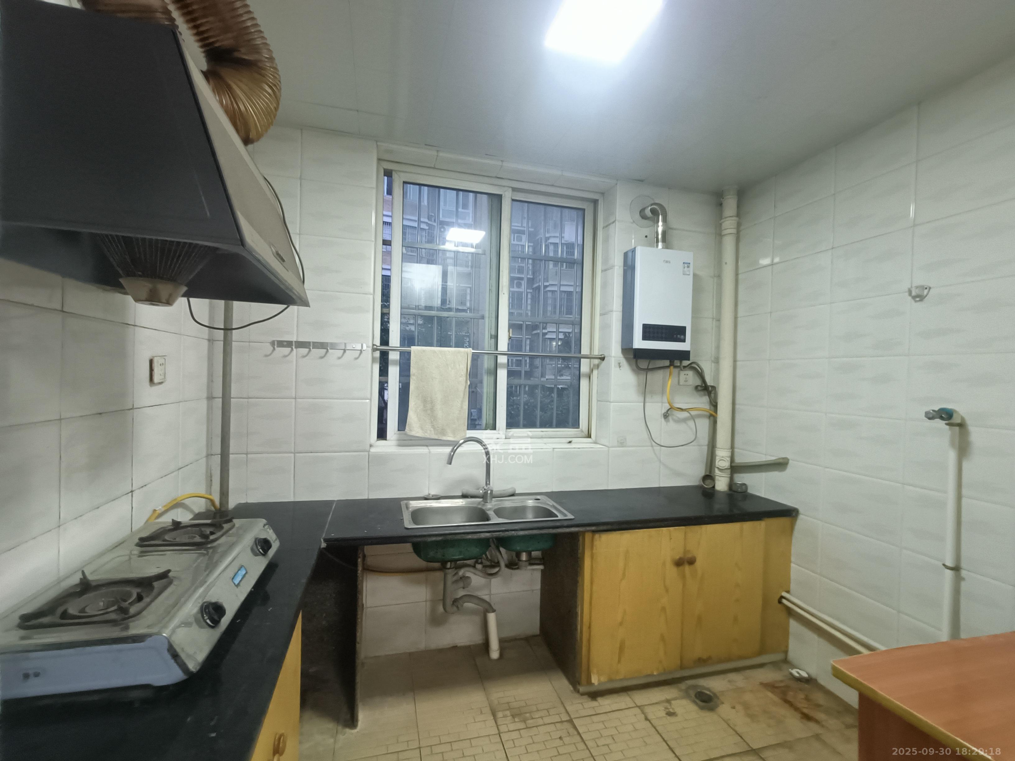 泰禹家园(彩云之翼家园一期、二期、三期) 3室2厅2卫 1700.0元/月 泰禹家园(彩云之翼家园一期、二期、三期) 3室2厅2卫 1700.0元/月室内图