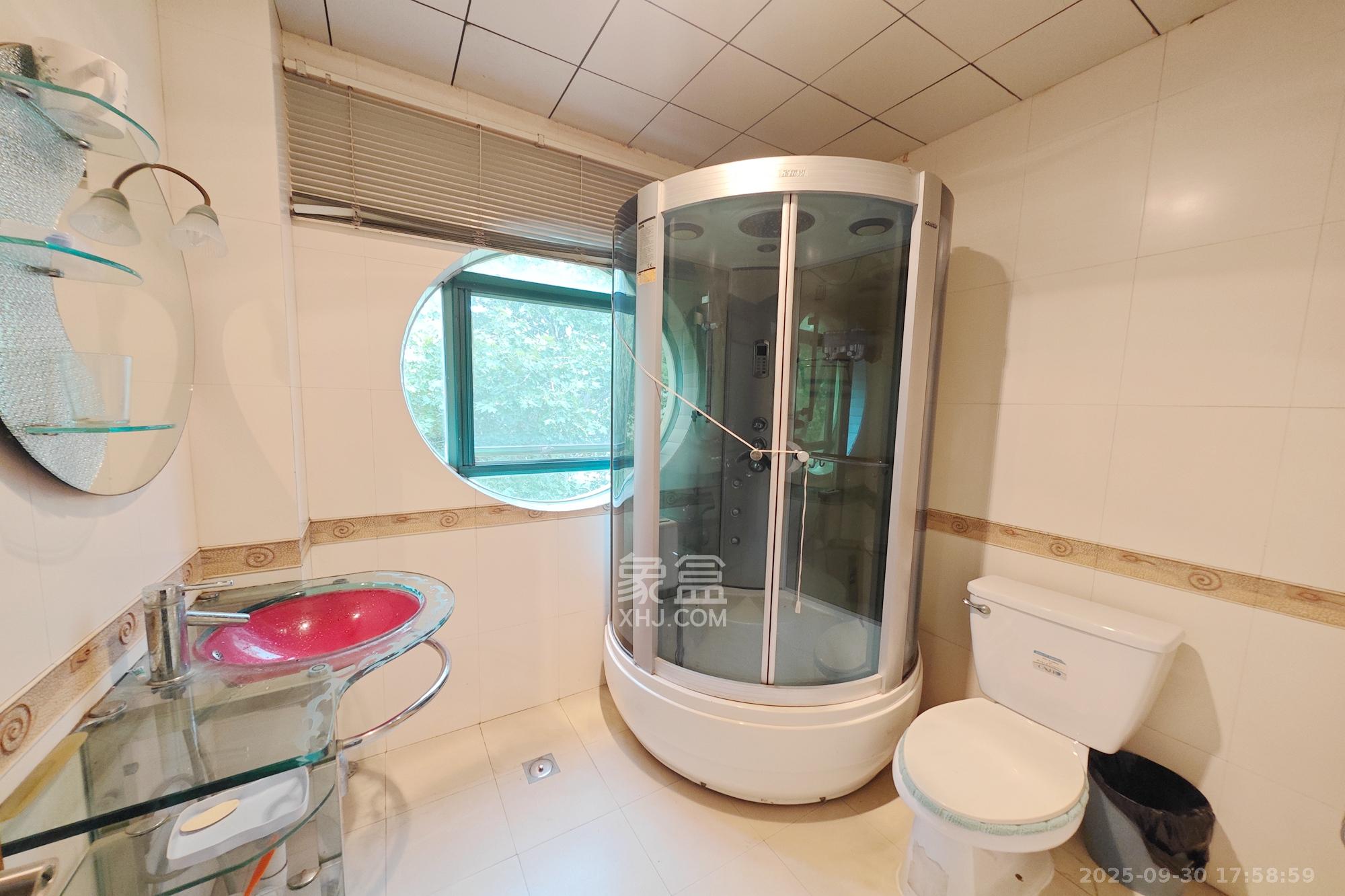 美林景园  6室3厅3卫    186.0万其他