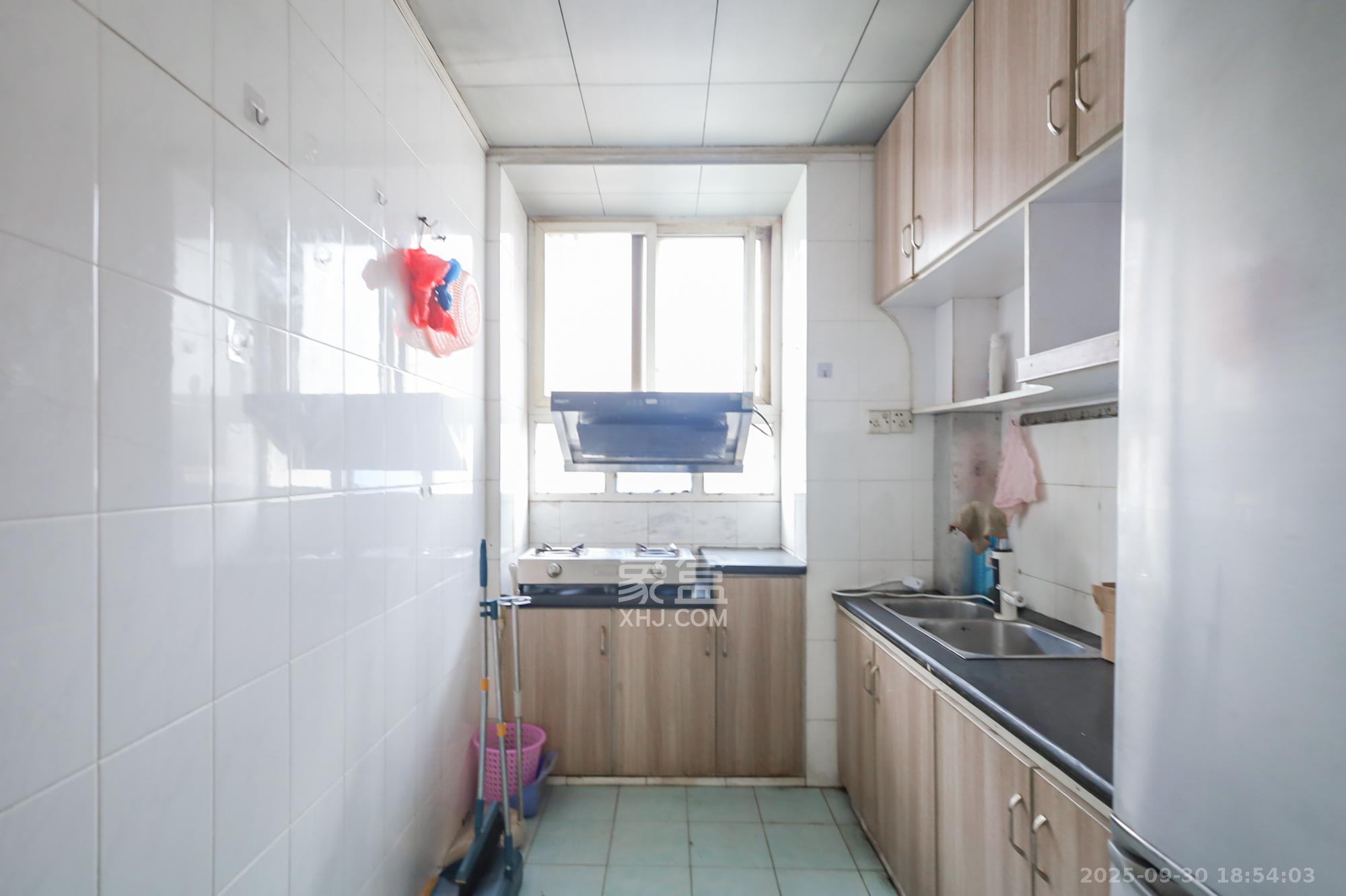 长沙船舶厂宿舍 1室2厅2卫 68.0万 长沙船舶厂宿舍 1室2厅2卫 68.0万厨房