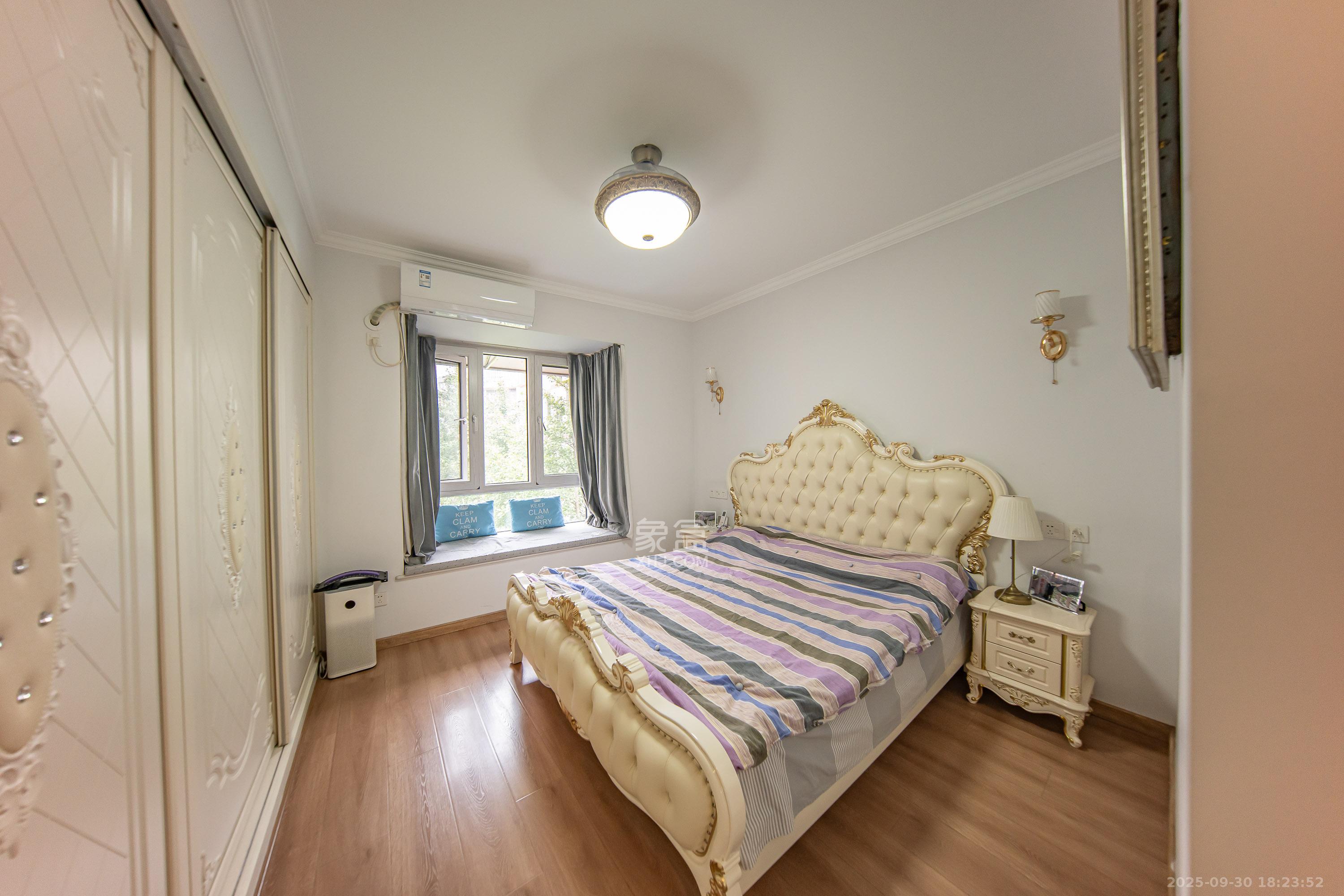 麓山里 3室2厅2卫 75.0万 麓山里 3室2厅2卫 75.0万卧室