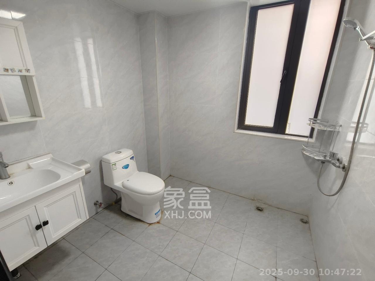 长燃润和天地(长润小区印湘江) 4室2厅2卫 2100.0元/月 长燃润和天地(长润小区印湘江) 4室2厅2卫 2100.0元/月室内图