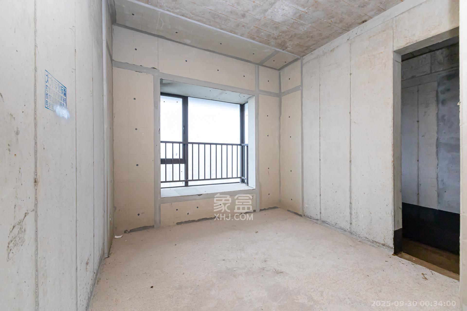 润和湘江天地E区 4室2厅2卫 168.0万 润和湘江天地E区 4室2厅2卫 168.0万卧室