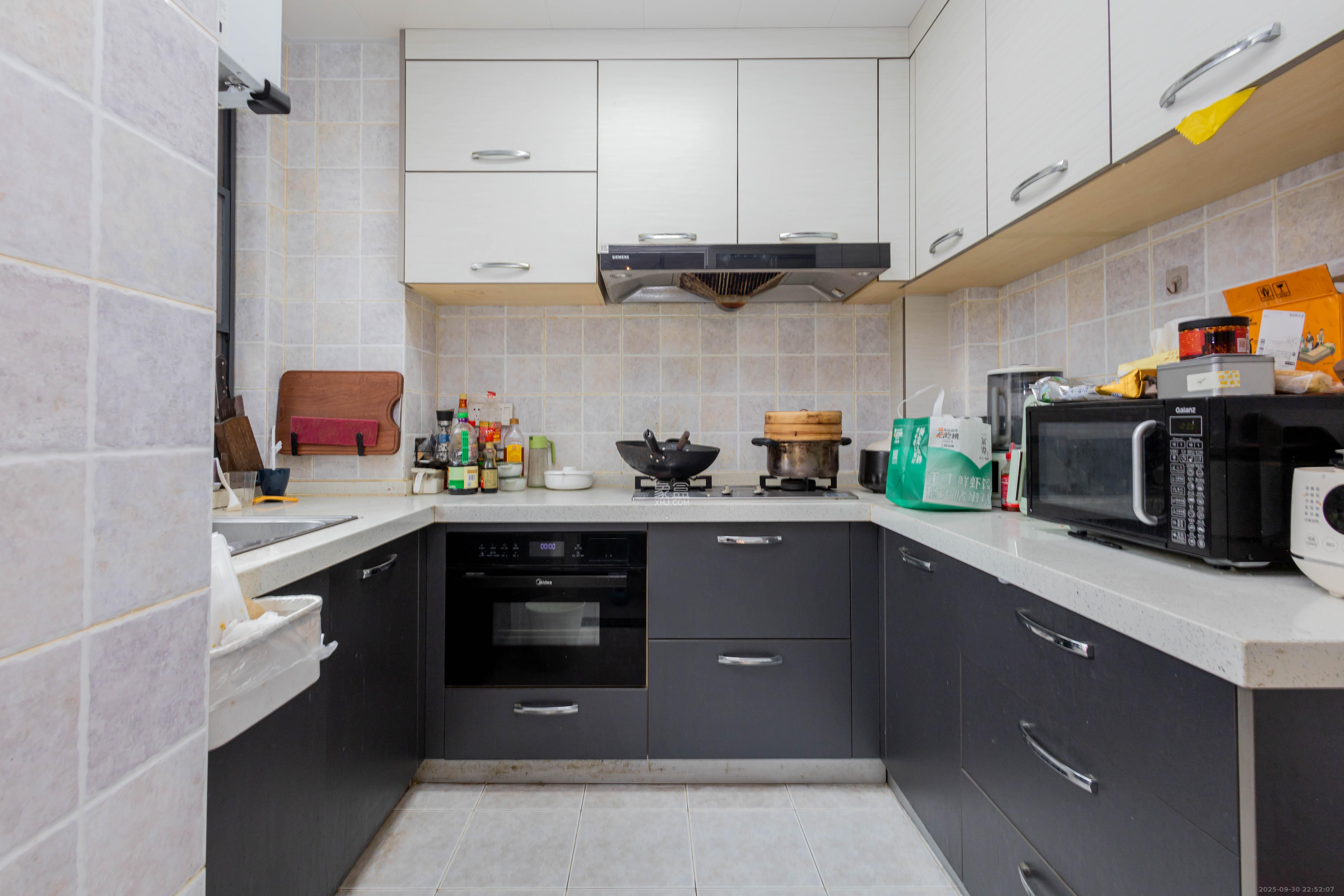 爵世名邸东湖(东湖壹号企业总部基地) 3室2厅2卫 106.0万 爵世名邸东湖(东湖壹号企业总部基地) 3室2厅2卫 106.0万厨房