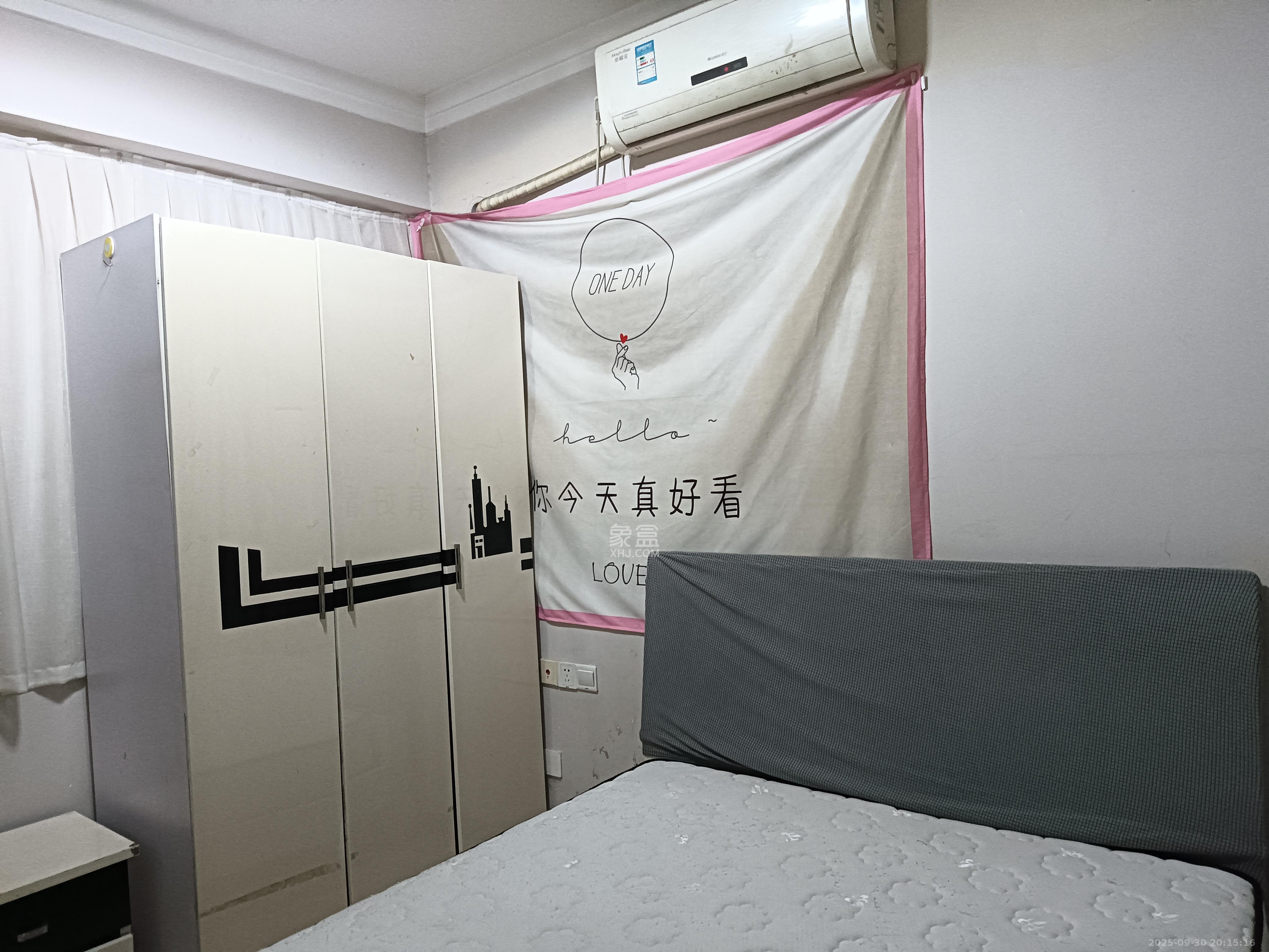 藏珑湖上国际花园 1室1厅1卫 1500.0元/月 藏珑湖上国际花园 1室1厅1卫 1500.0元/月室内图