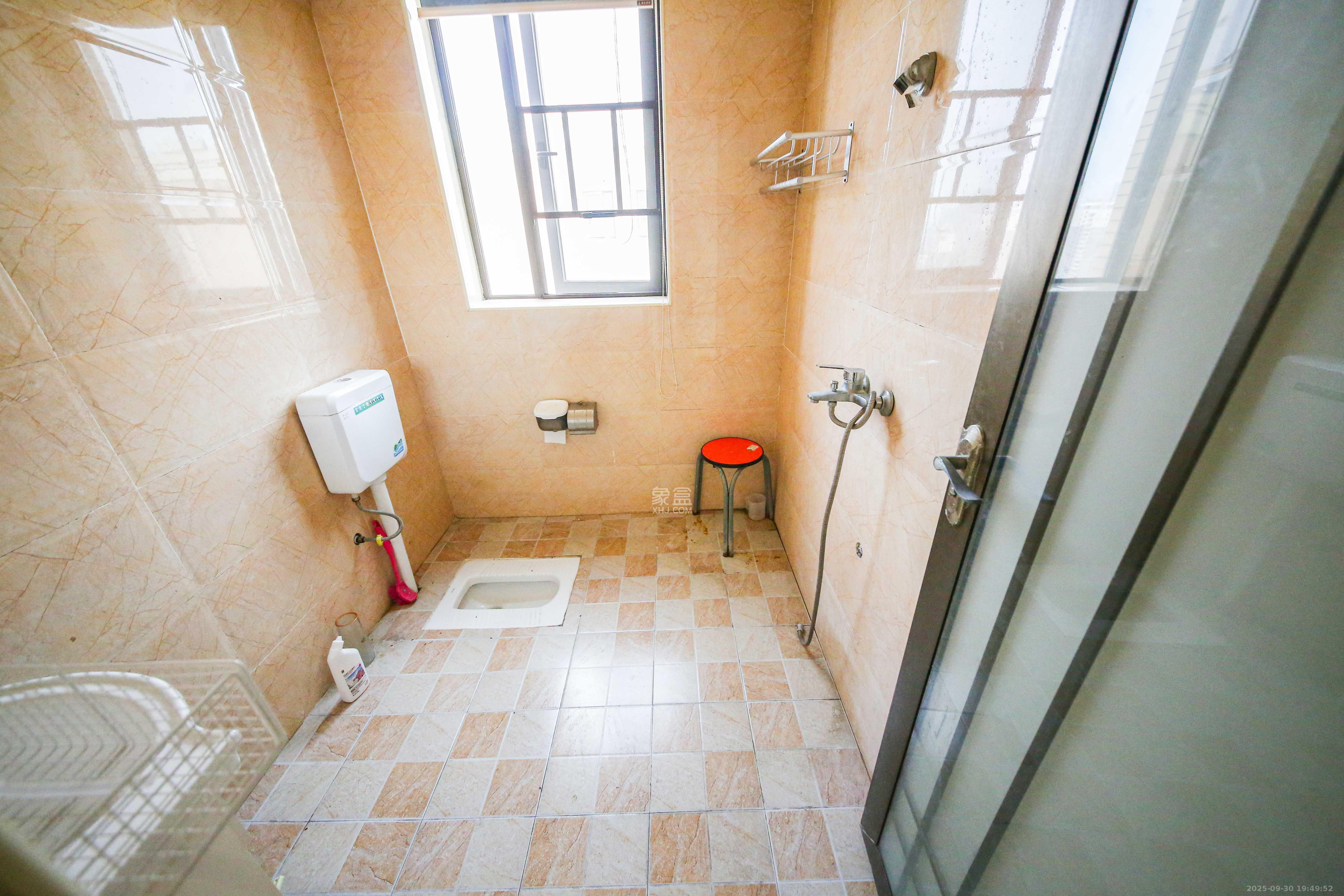 龙骧佳苑 4室2厅2卫 96.0万 龙骧佳苑 4室2厅2卫 96.0万卫生间