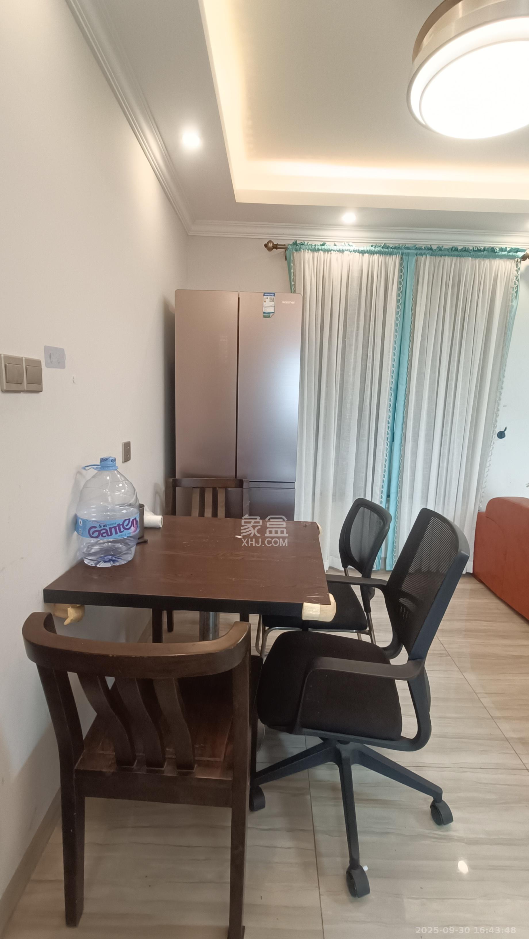 中国铁建国际城二期 3室2厅1卫 1800.00元/月 中国铁建国际城二期 3室2厅1卫 1800.00元/月室内图