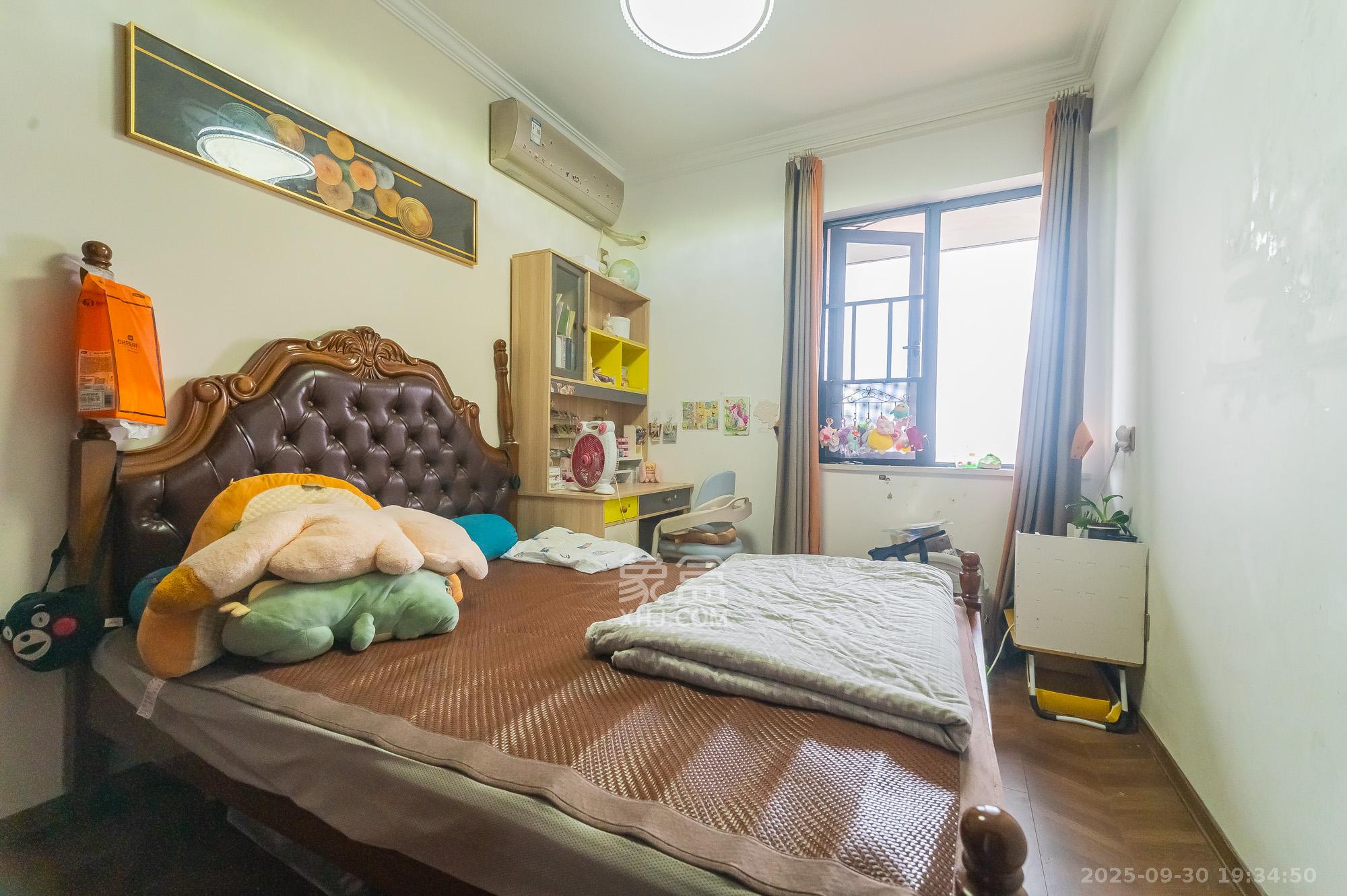 恒基凯旋门三期 3室2厅2卫 106.0万 恒基凯旋门三期 3室2厅2卫 106.0万卧室