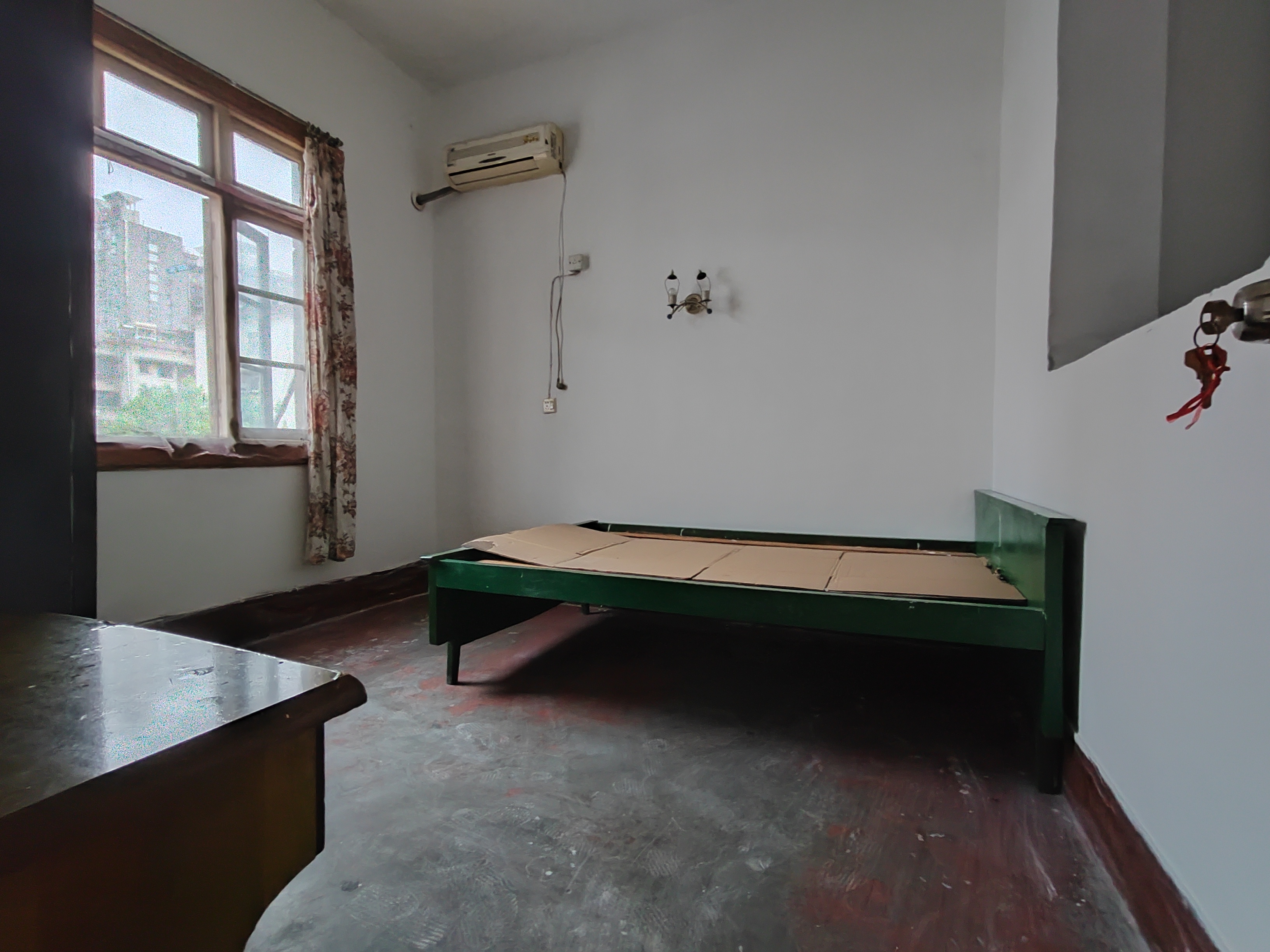 市中心医院家属区 1室0厅0卫 700.0元/月 市中心医院家属区 1室0厅0卫 700.0元/月室内图