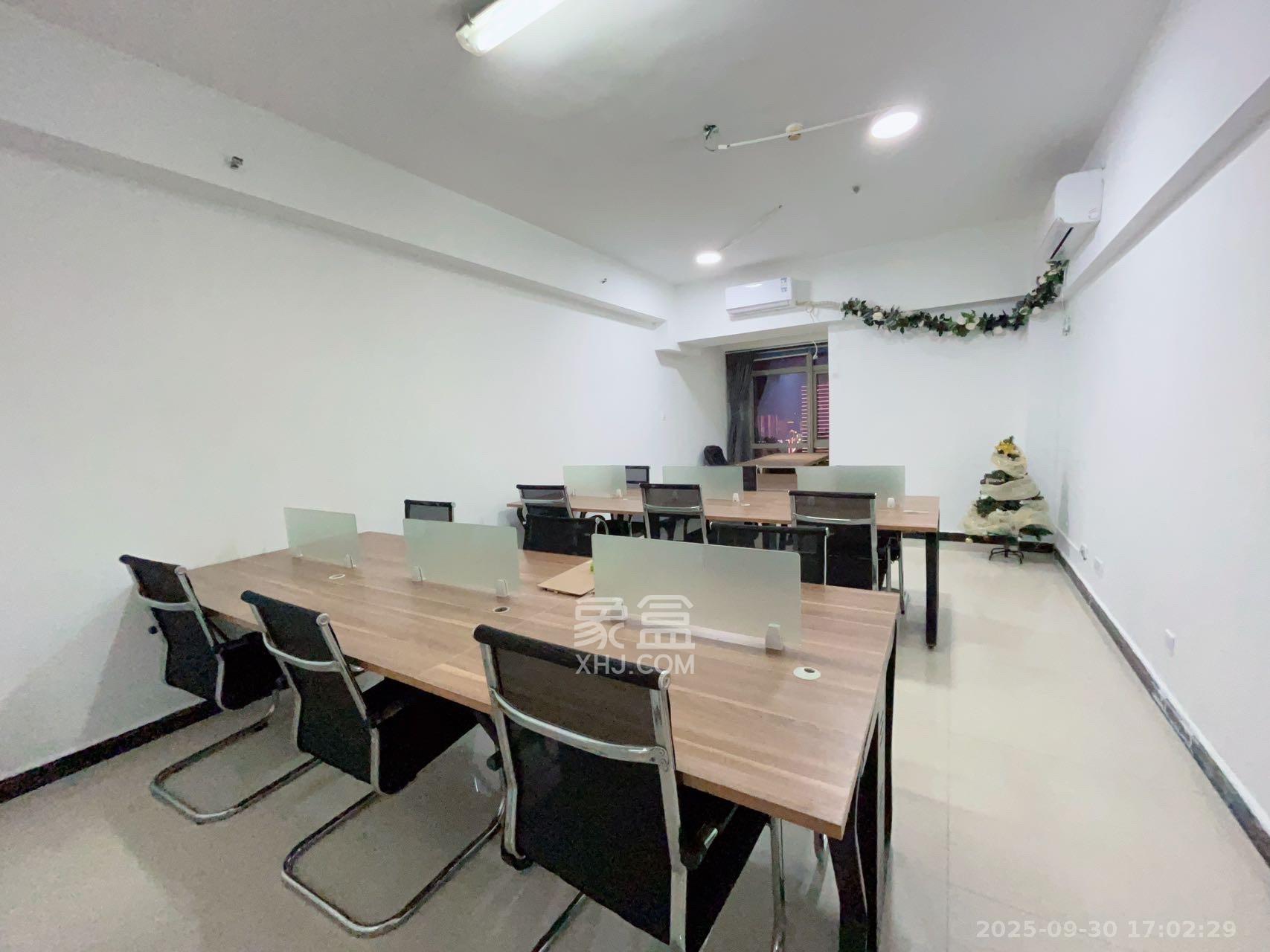 奥克斯广场 1室1厅1卫 2400.0元/月 奥克斯广场 1室1厅1卫 2400.0元/月室内图