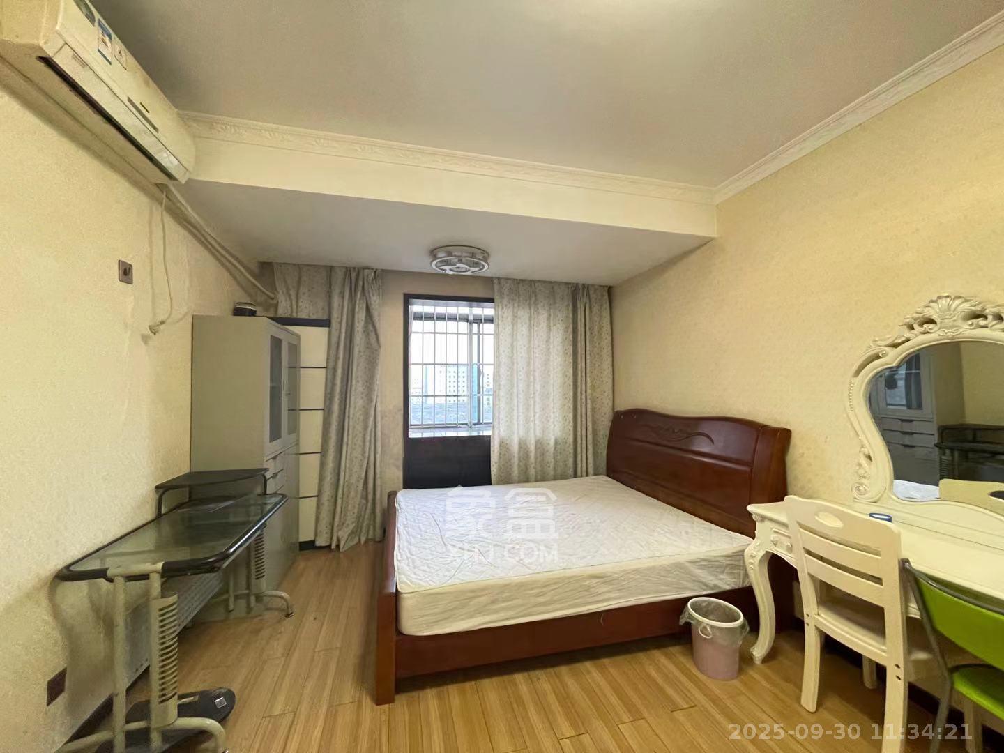 东方银座(东方摩卡) 2室2厅1卫 2100.0元/月 东方银座(东方摩卡) 2室2厅1卫 2100.0元/月室内图