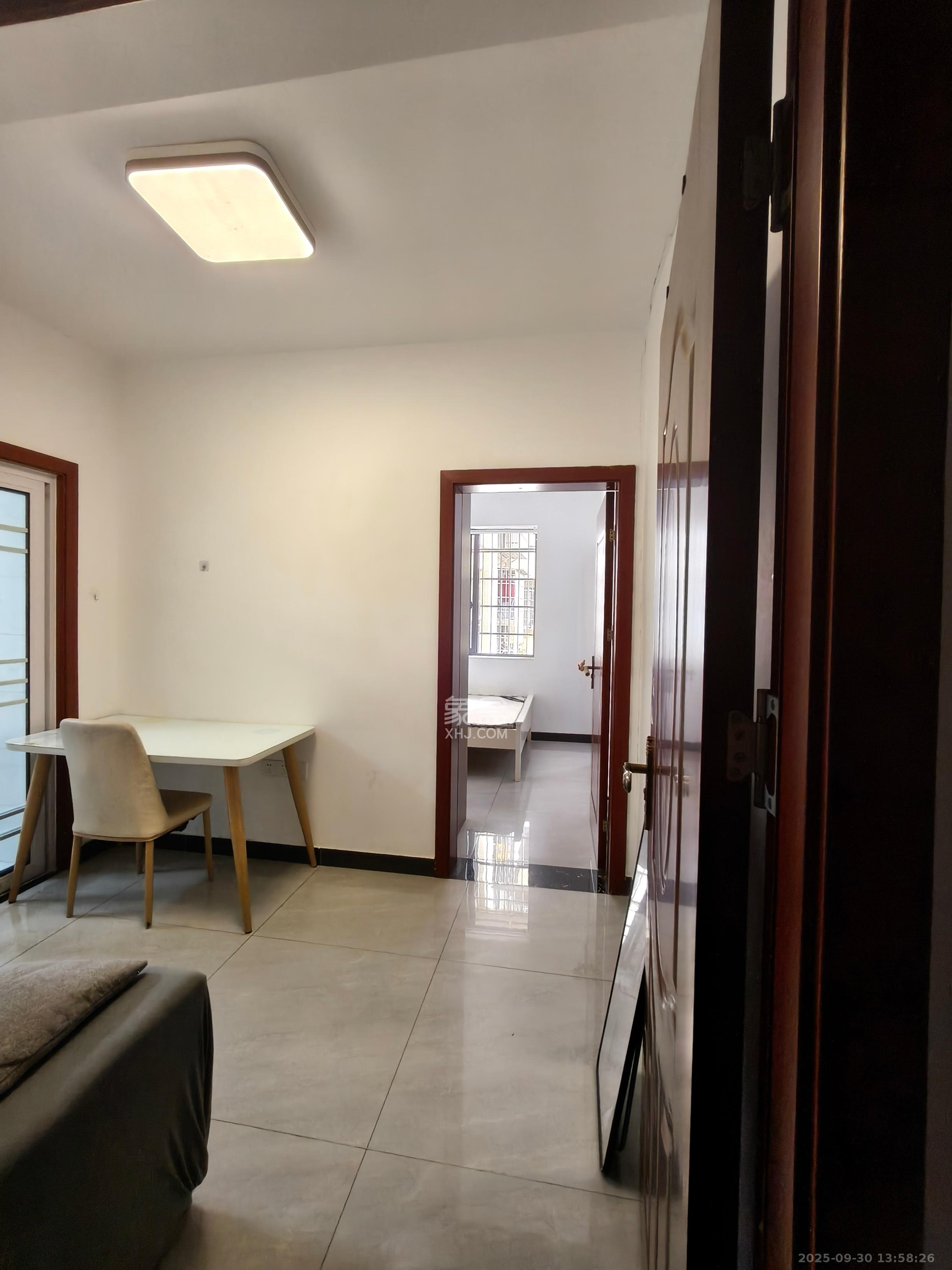 星城新宇川河苑 1室1厅1卫 1350.0元/月 星城新宇川河苑 1室1厅1卫 1350.0元/月室内图