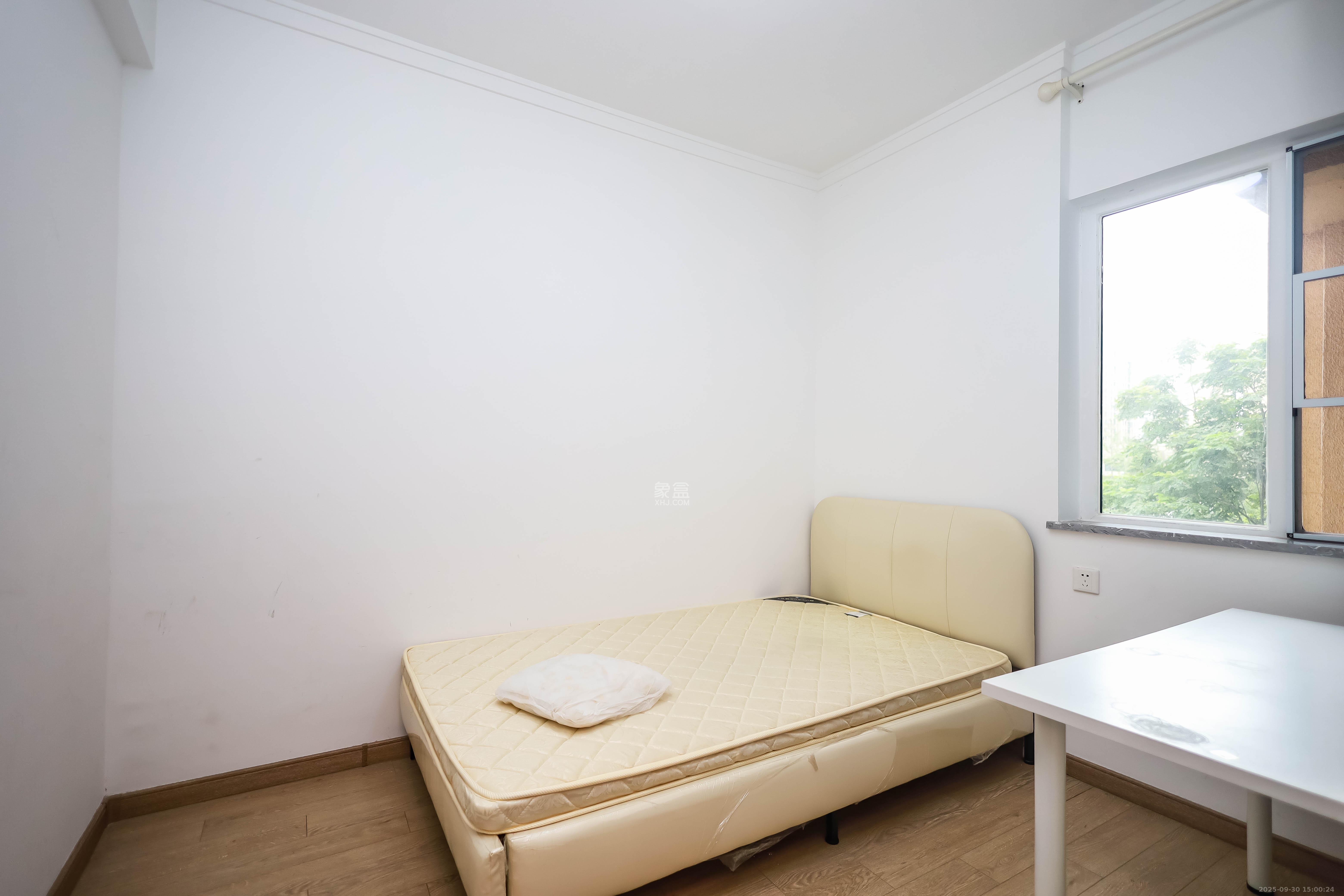 金地中交麓谷香颂(金地中交雅苑) 3室2厅1卫 90.0万 金地中交麓谷香颂(金地中交雅苑) 3室2厅1卫 90.0万卧室