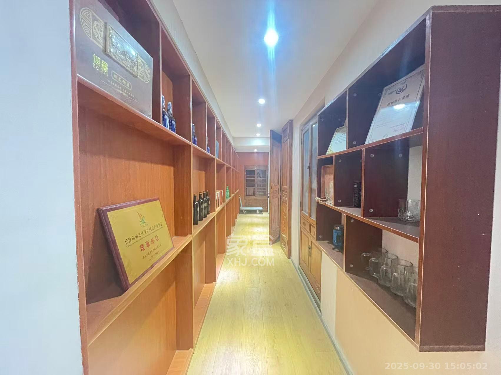 高桥现代商贸城  4室2厅1卫    4000.0元/月 高桥现代商贸城  4室2厅1卫    4000.0元/月室内图