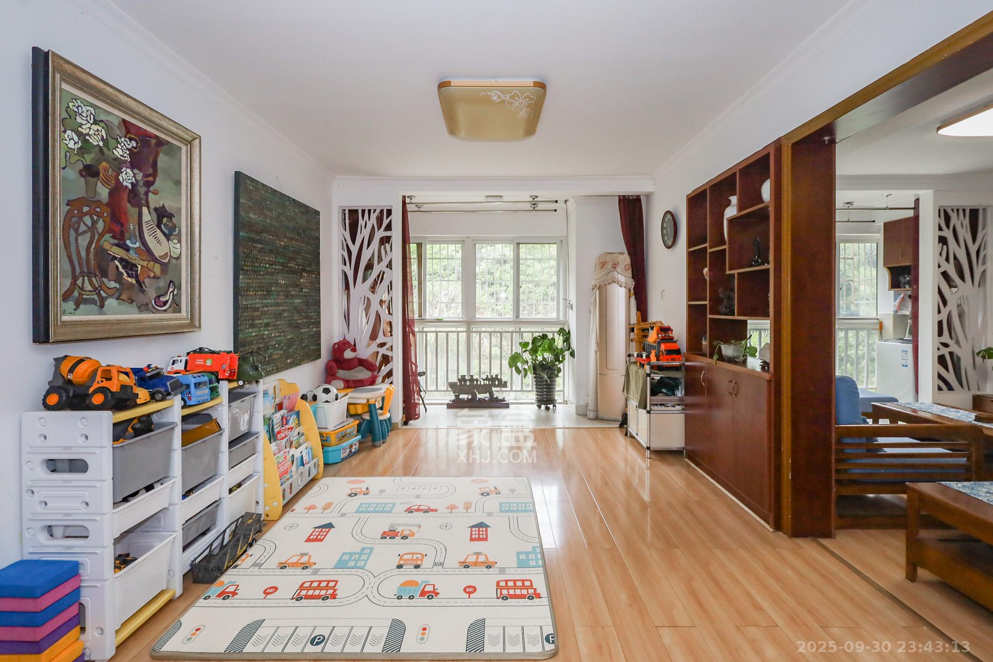 谷山乐园三期 3室2厅1卫 55.8万 谷山乐园三期 3室2厅1卫 55.8万客厅