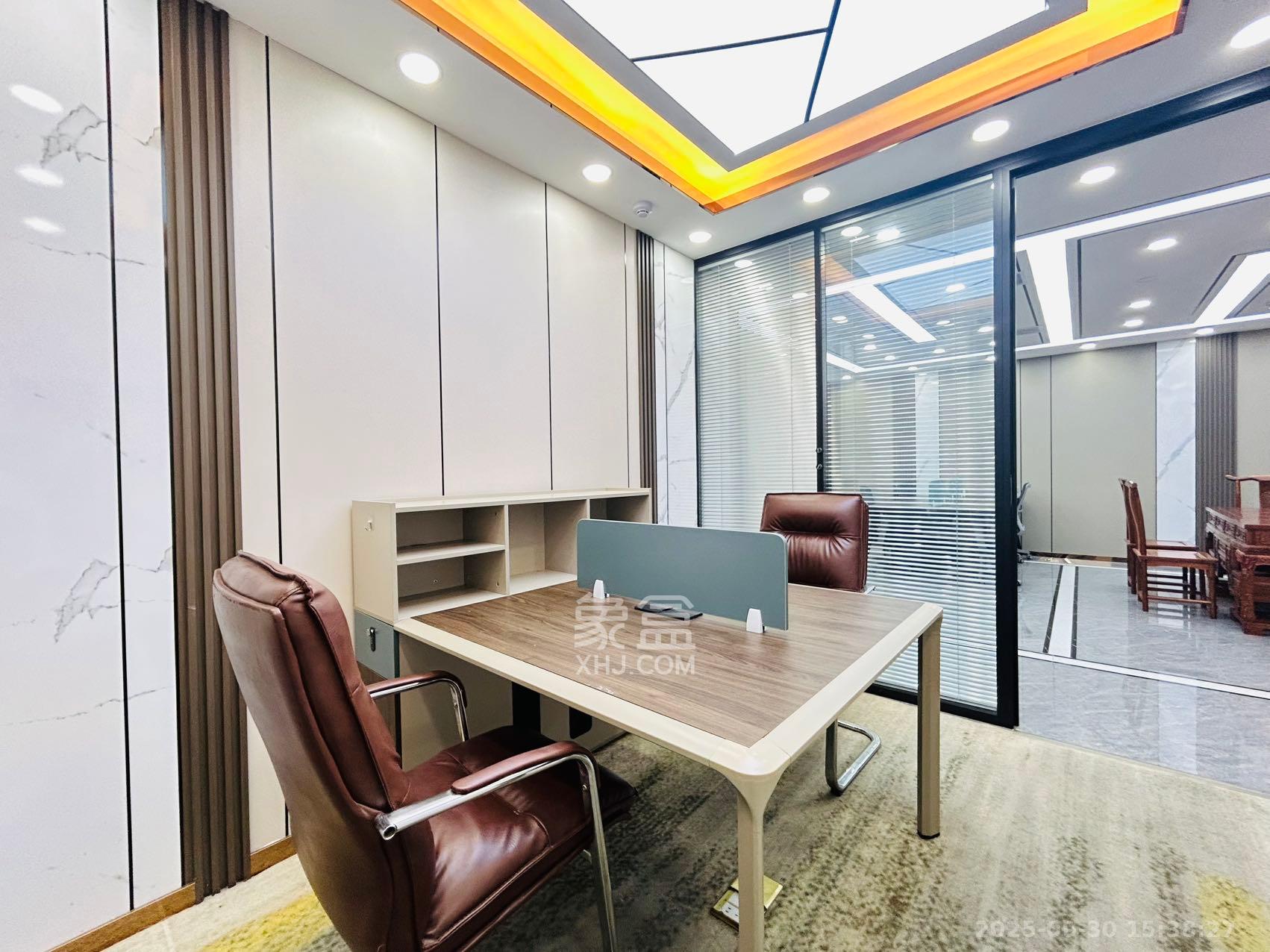 兴旺双铁城   198.0㎡      8000.0元/月