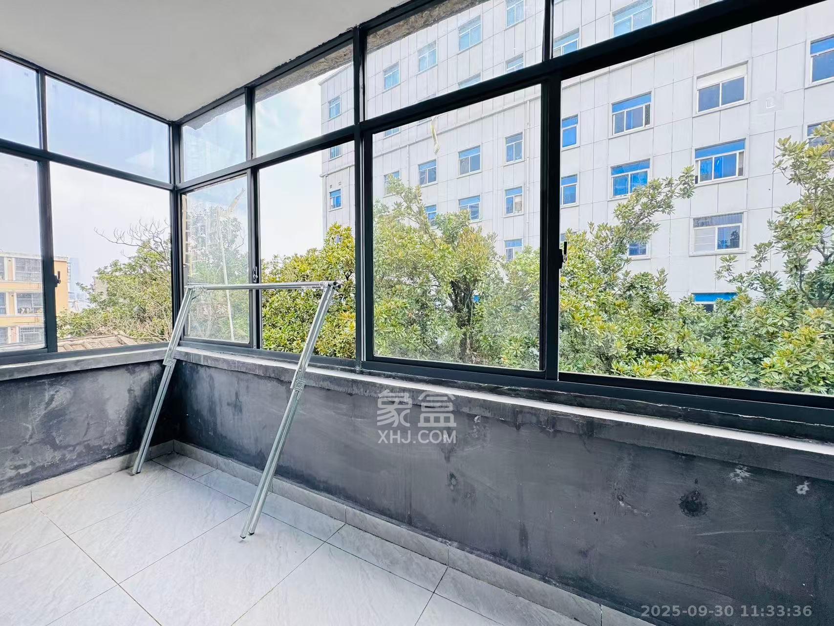 咸嘉湖散盘 2室2厅1卫 1400.0元/月 咸嘉湖散盘 2室2厅1卫 1400.0元/月室内图