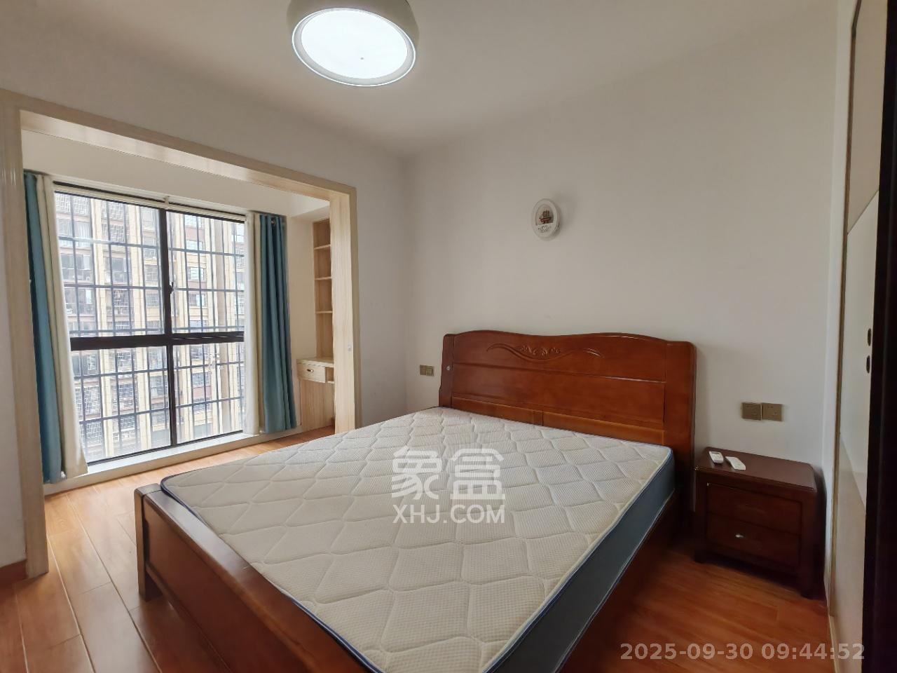东方美地  3室2厅2卫   2600.00元/月室内图