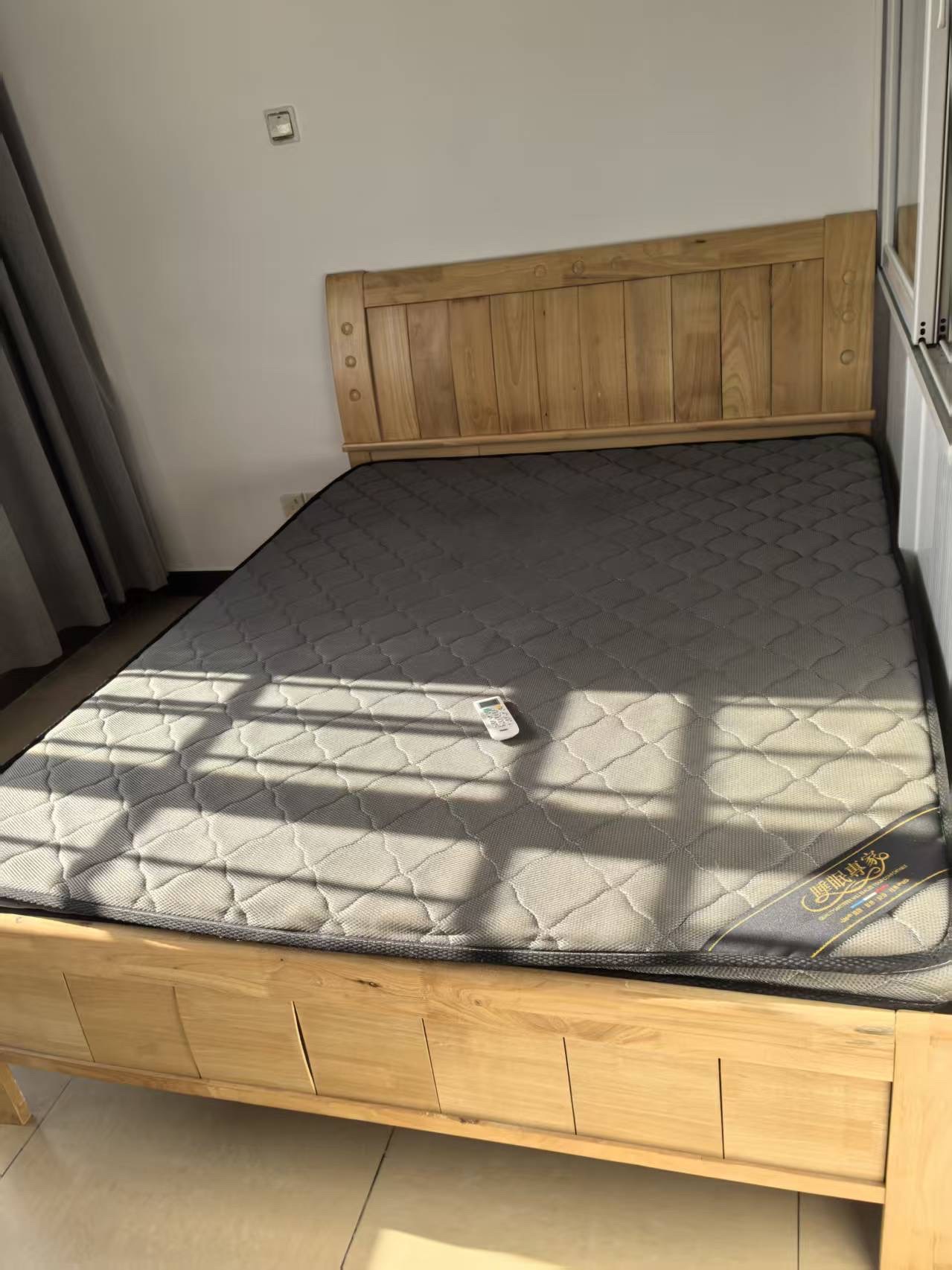 帝国大厦 1室1厅1卫 1300.0元/月 帝国大厦 1室1厅1卫 1300.0元/月室内图