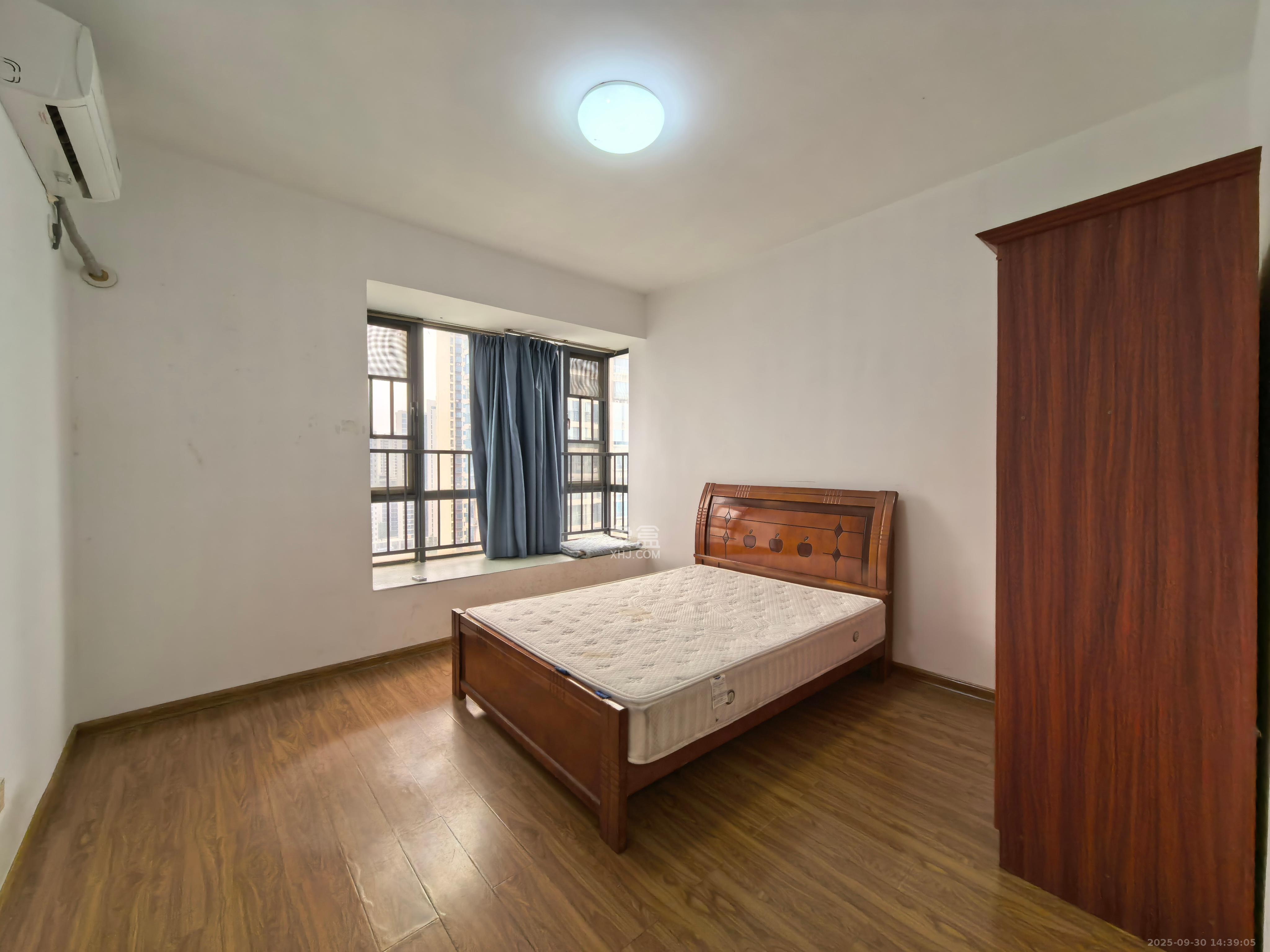 东岸城邦 3室2厅2卫 2400.0元/月 东岸城邦 3室2厅2卫 2400.0元/月室内图